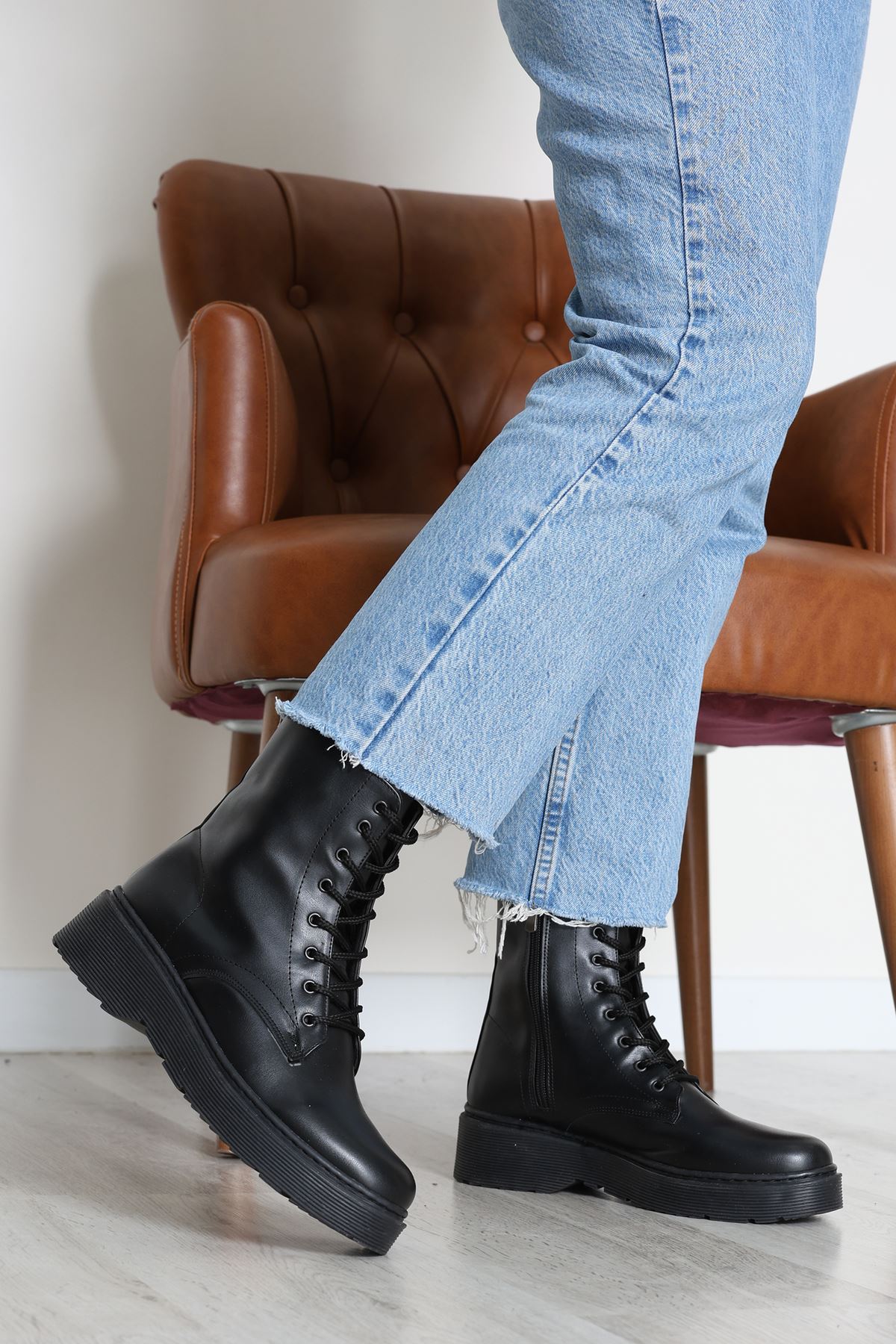 Bağcıklı Postal Bot Siyahderi - 31846.1846.