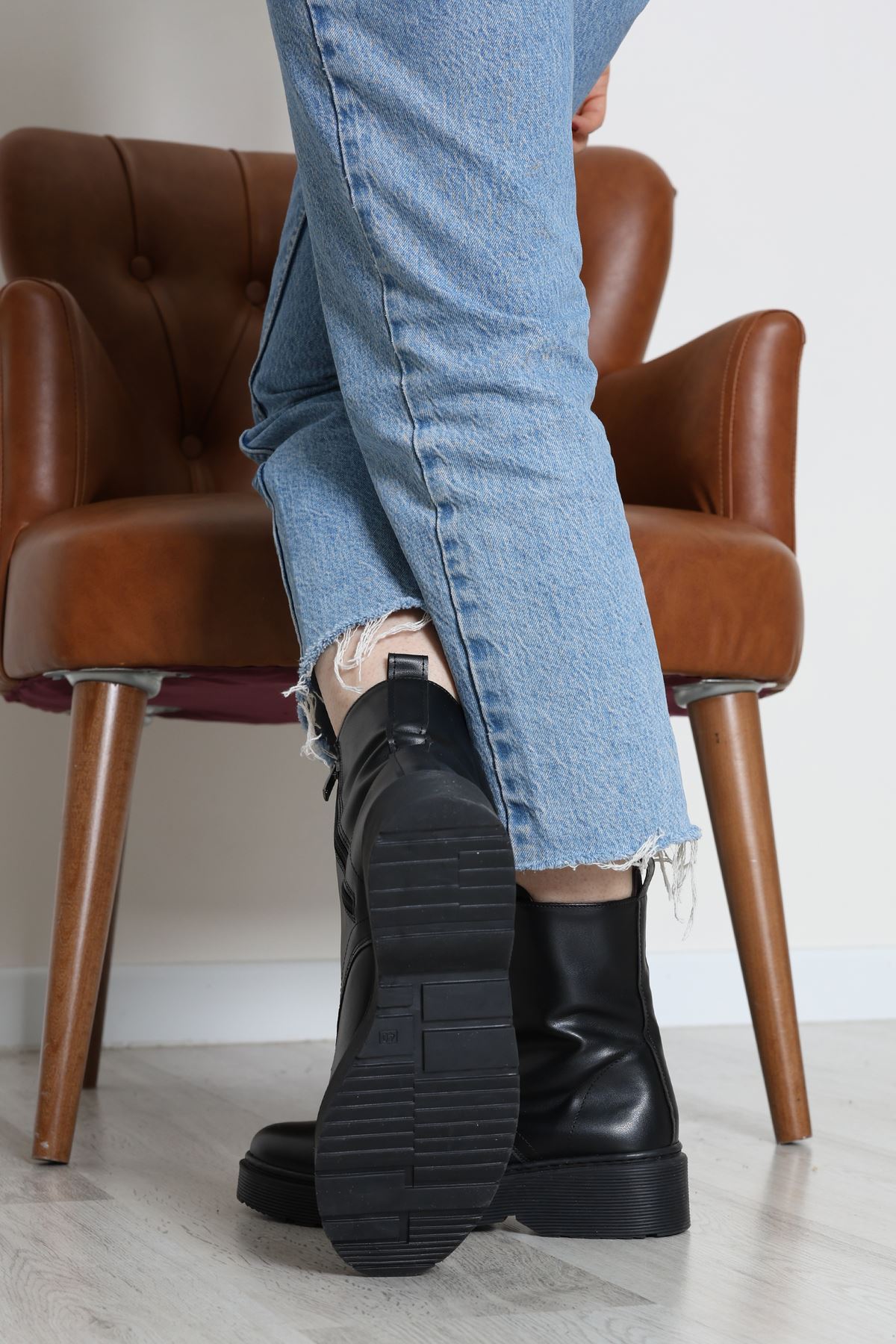 Bağcıklı Postal Bot Siyahderi - 31846.1846.