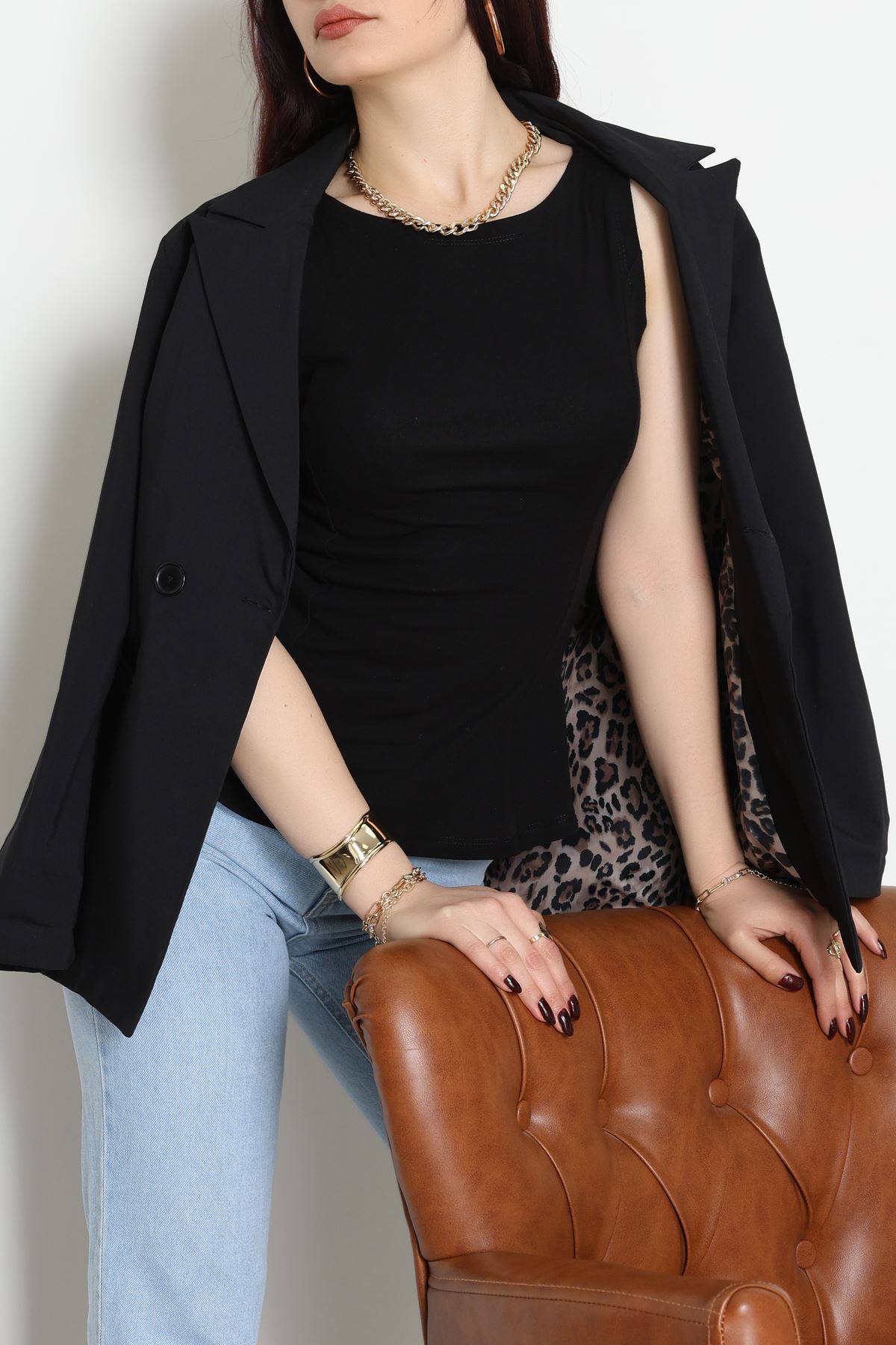 Volanlı Sıfır Kollu Ribana Bluz Siyah - 22070.200.