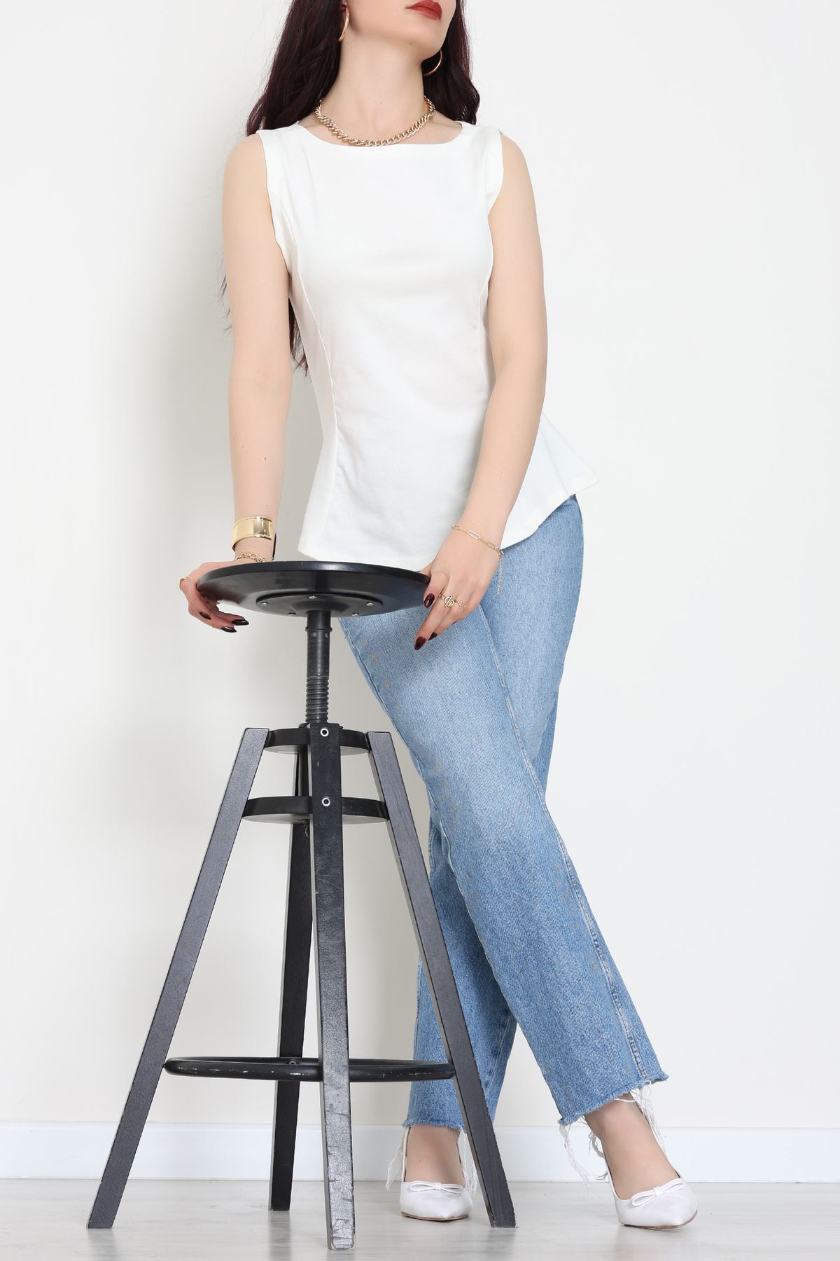 Volanlı Sıfır Kollu Ribana Bluz Ekru - 22070.200.