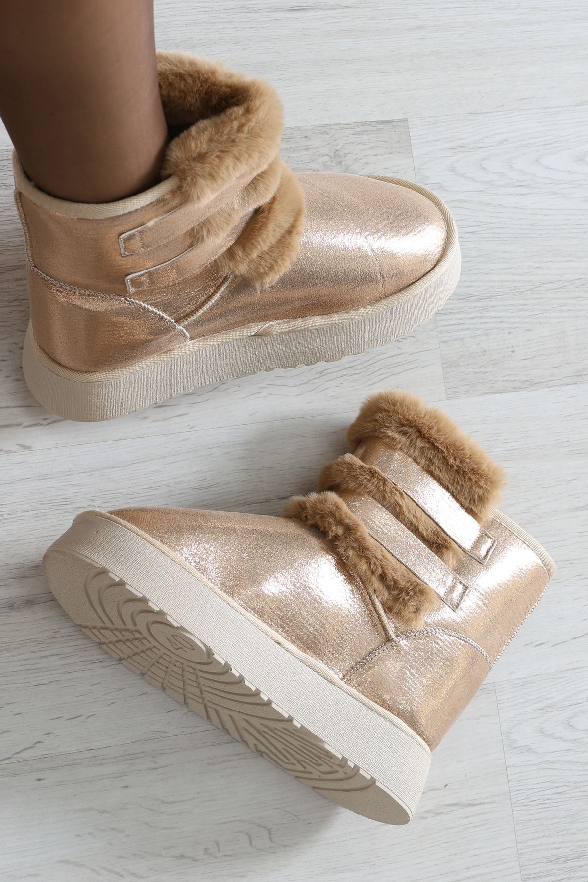 4 Cm Topuklu Bot Gold - 32673.264.