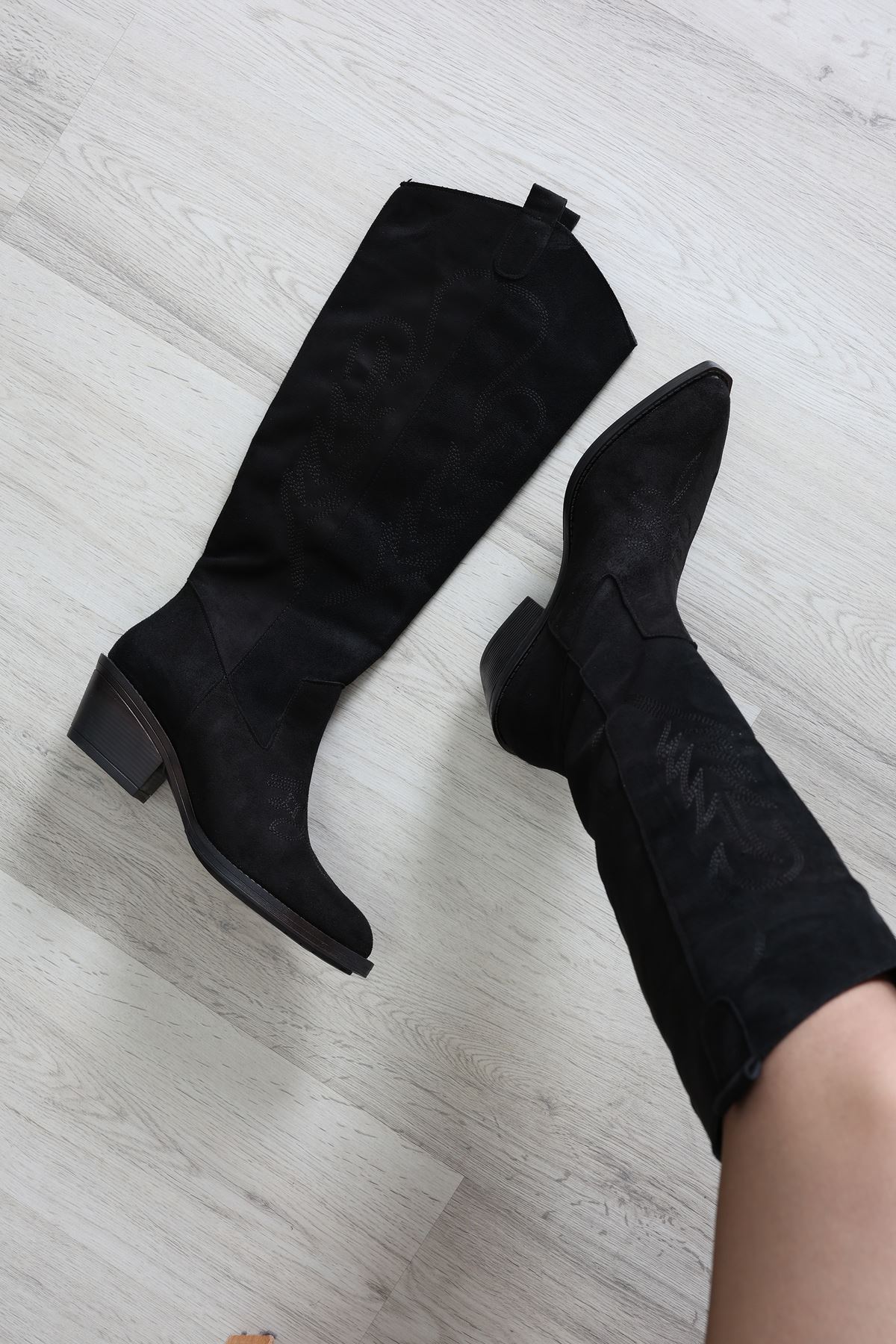 6 Cm Topuklu Çizme Süetsiyah - 32669.264.
