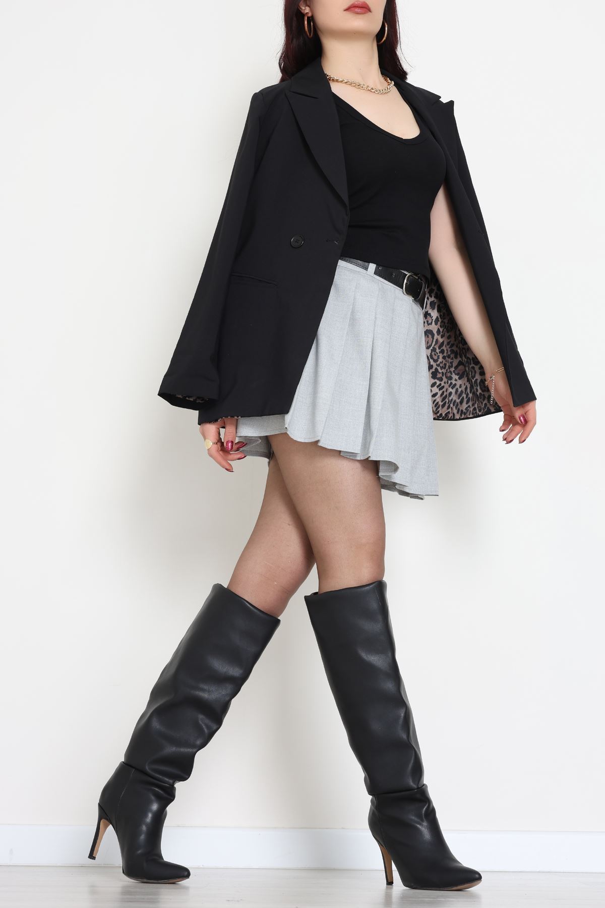 V Yaka Ribana Atlet Siyah - 21899.200.