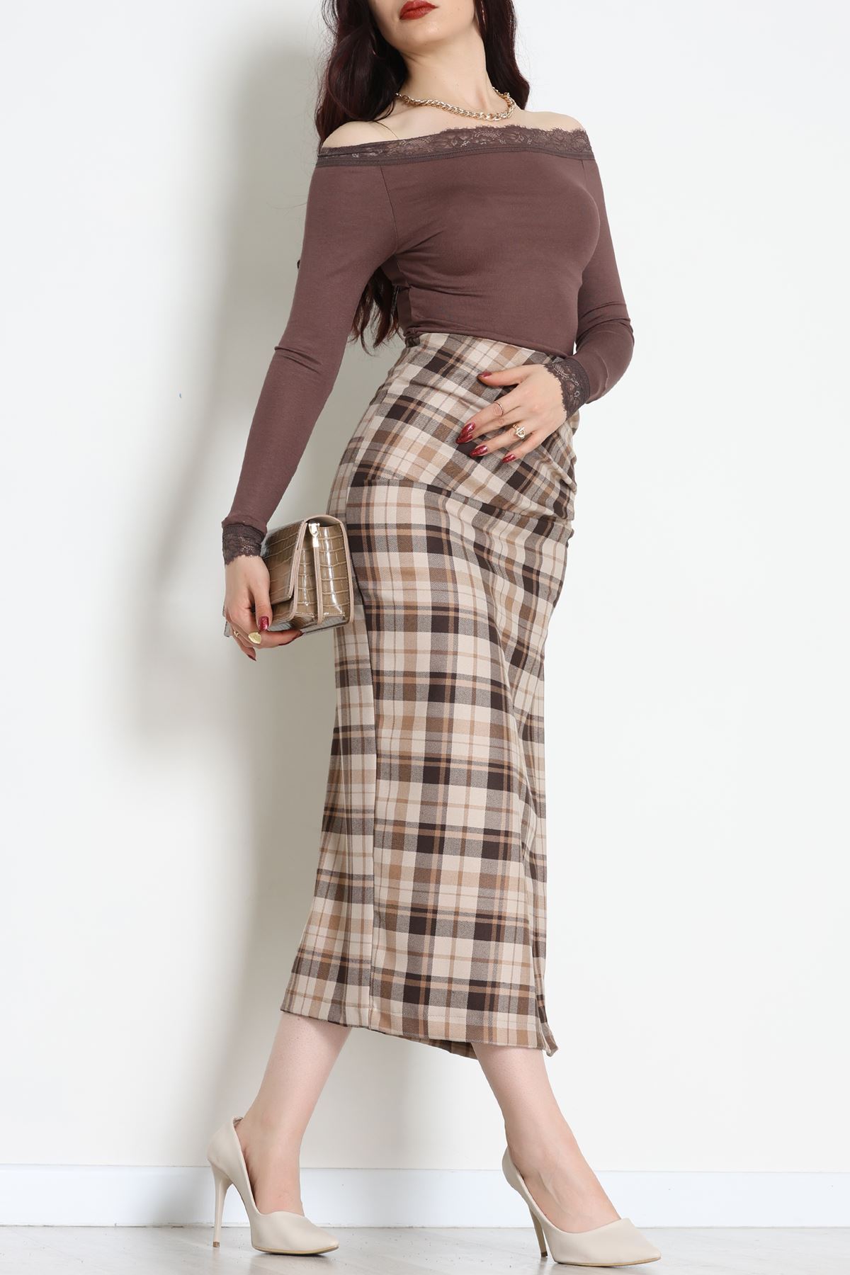 Dantel Detaylı Madonna Yaka Viskon Body Kahve - 5506.599.