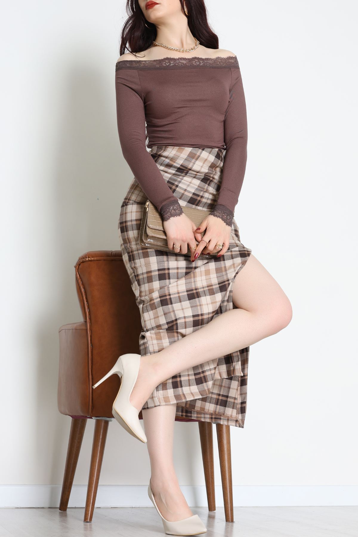 Dantel Detaylı Madonna Yaka Viskon Body Kahve - 5506.599.