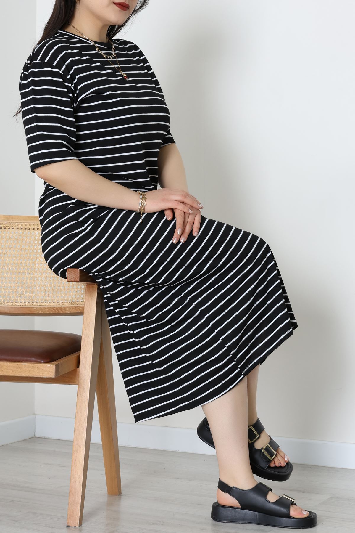 Bisiklet Yaka Büyük Beden Süprem Elbise Siyahbeyaz - 70880.1567.