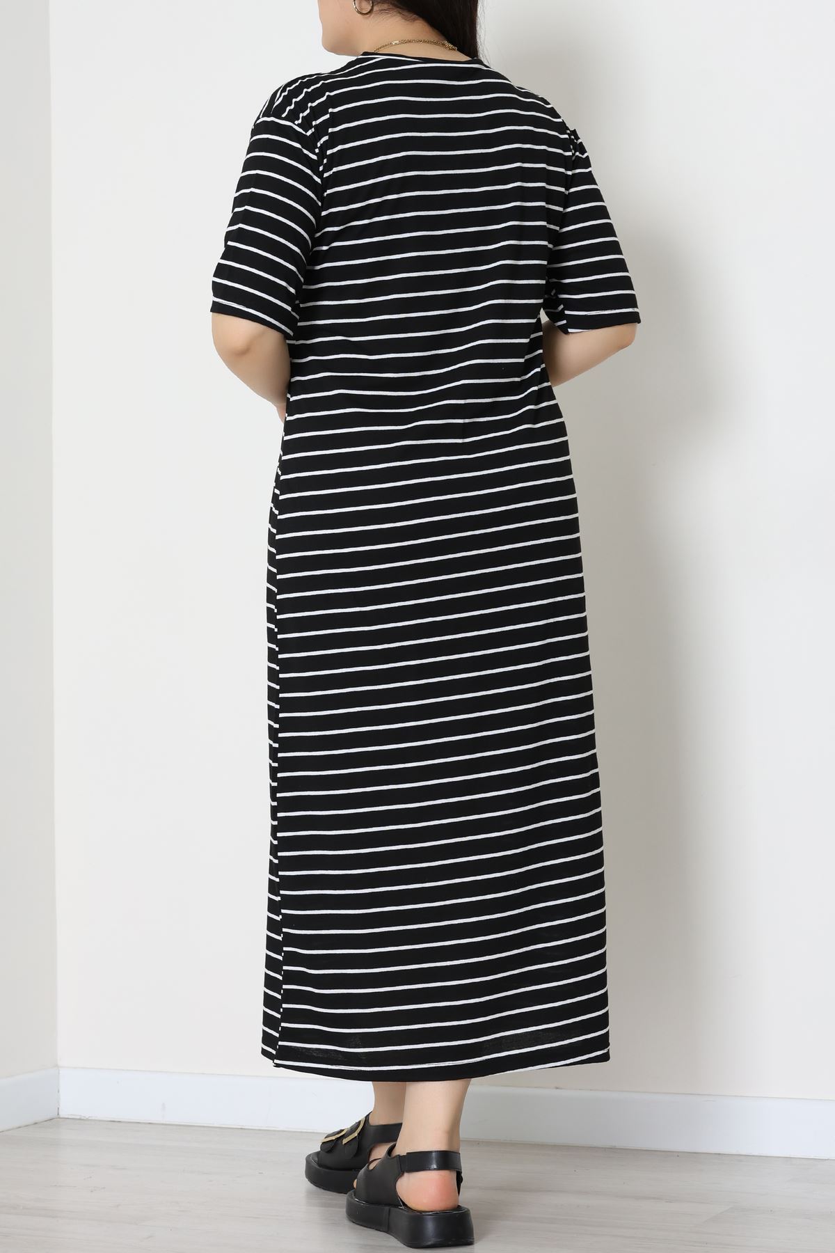 Bisiklet Yaka Büyük Beden Süprem Elbise Siyahbeyaz - 70880.1567.