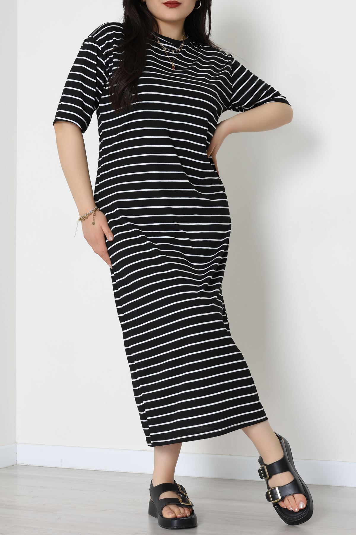 Bisiklet Yaka Büyük Beden Süprem Elbise Siyahbeyaz - 70880.1567.