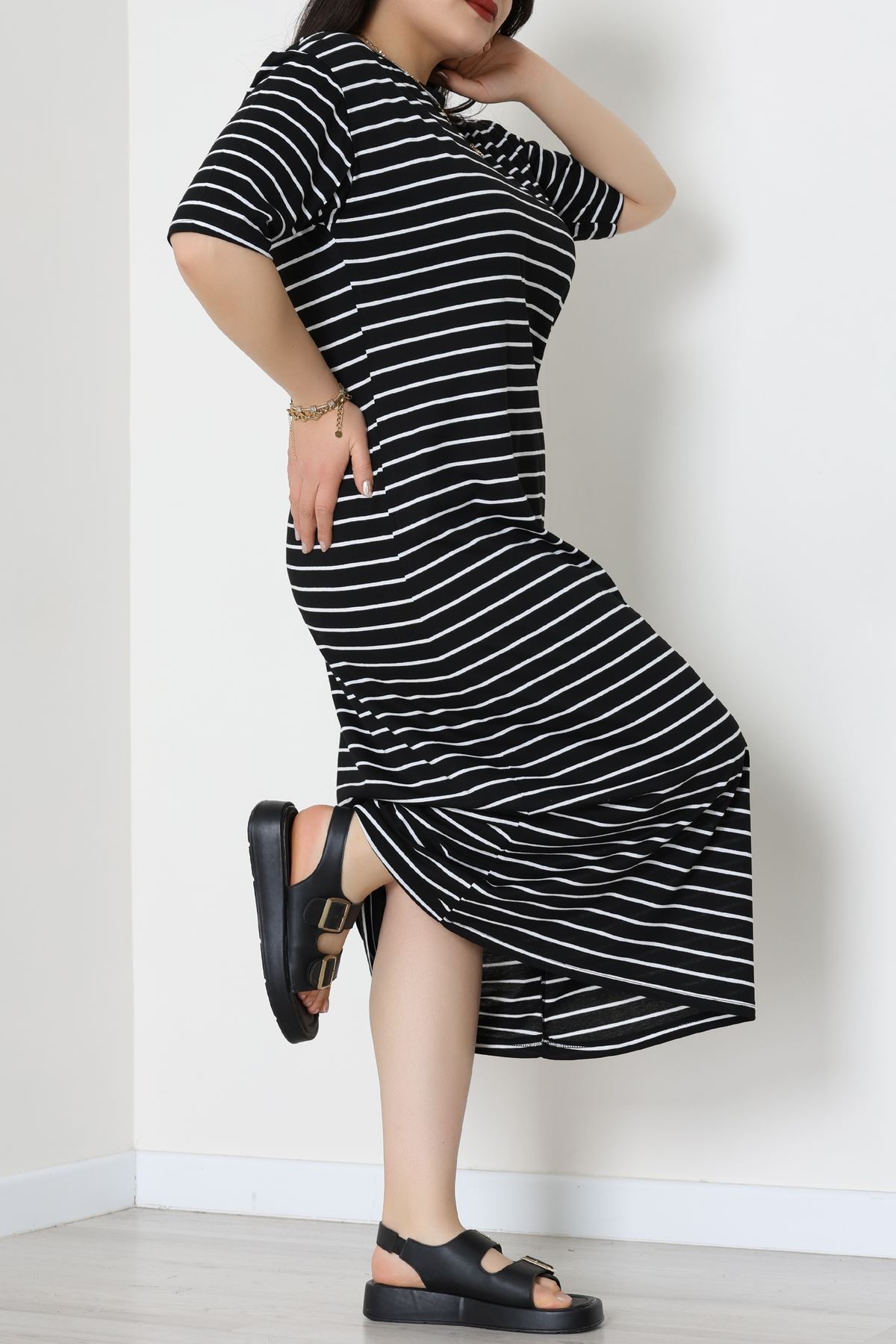 Bisiklet Yaka Büyük Beden Süprem Elbise Siyahbeyaz - 70880.1567.