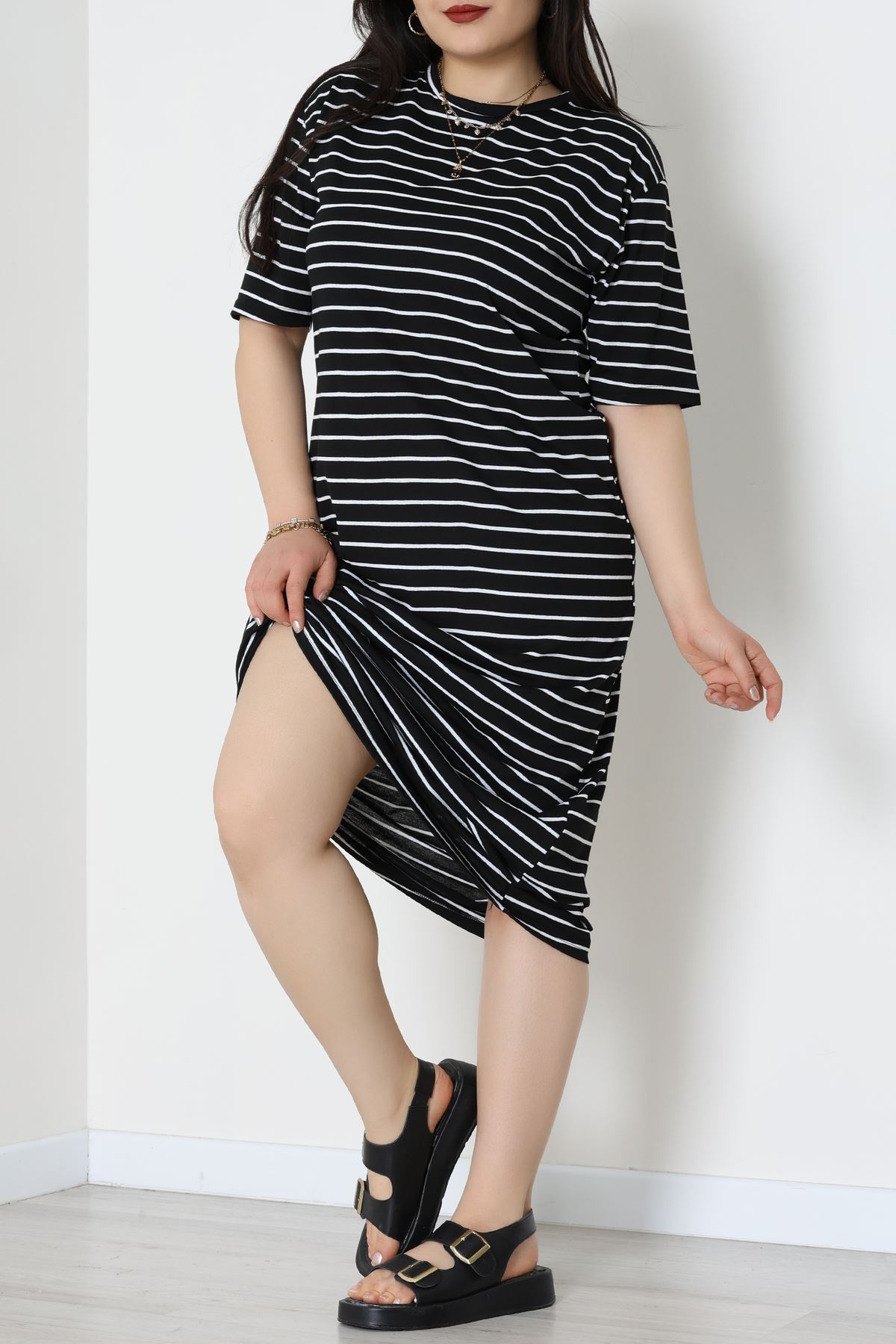 Bisiklet Yaka Büyük Beden Süprem Elbise Siyahbeyaz - 70880.1567.