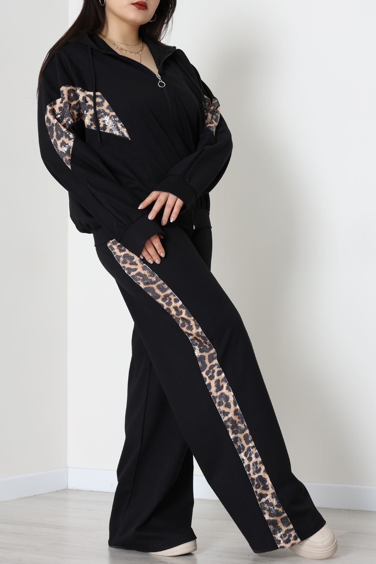 Pul Garnili 2 İplik Büyük Beden Eşofman Takımı Siyah - 50807.1857.