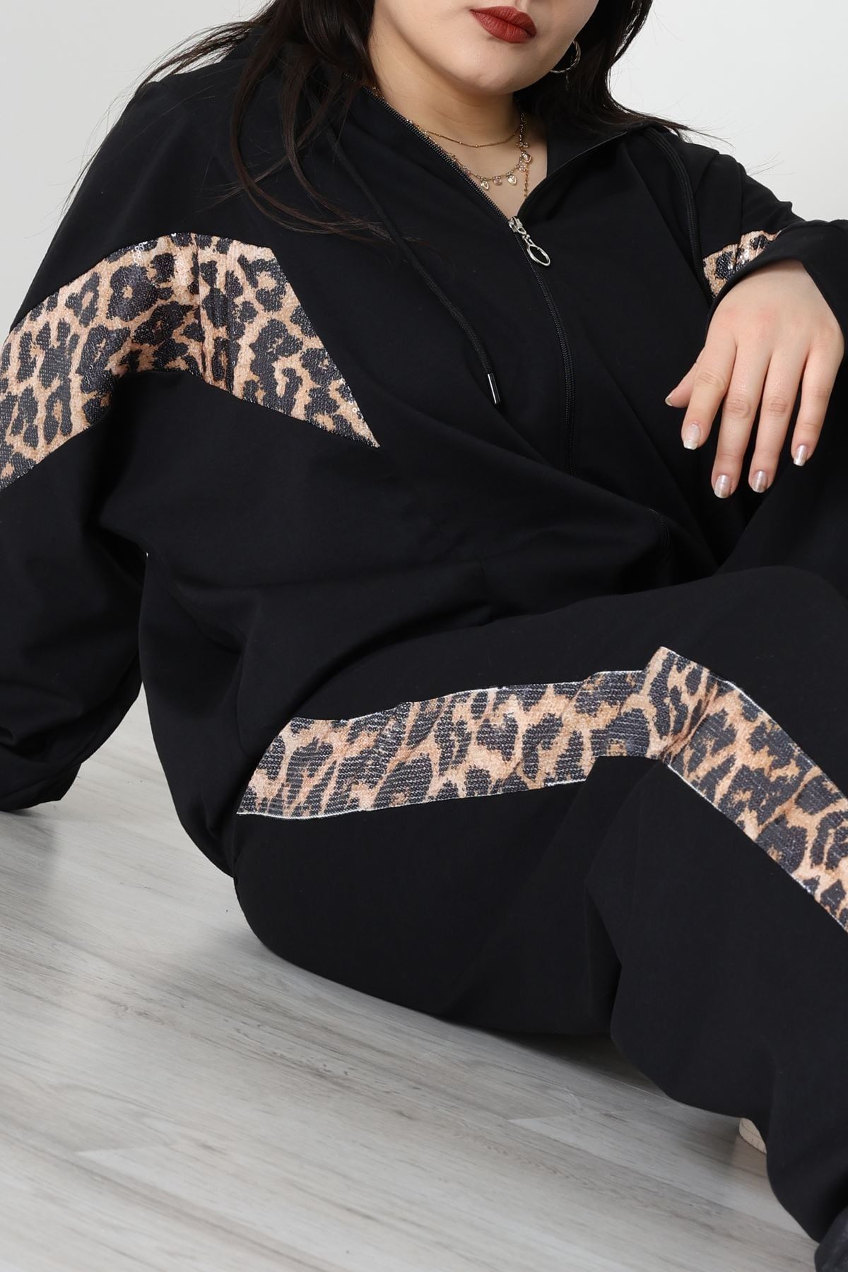 Pul Garnili 2 İplik Büyük Beden Eşofman Takımı Siyah - 50807.1857.