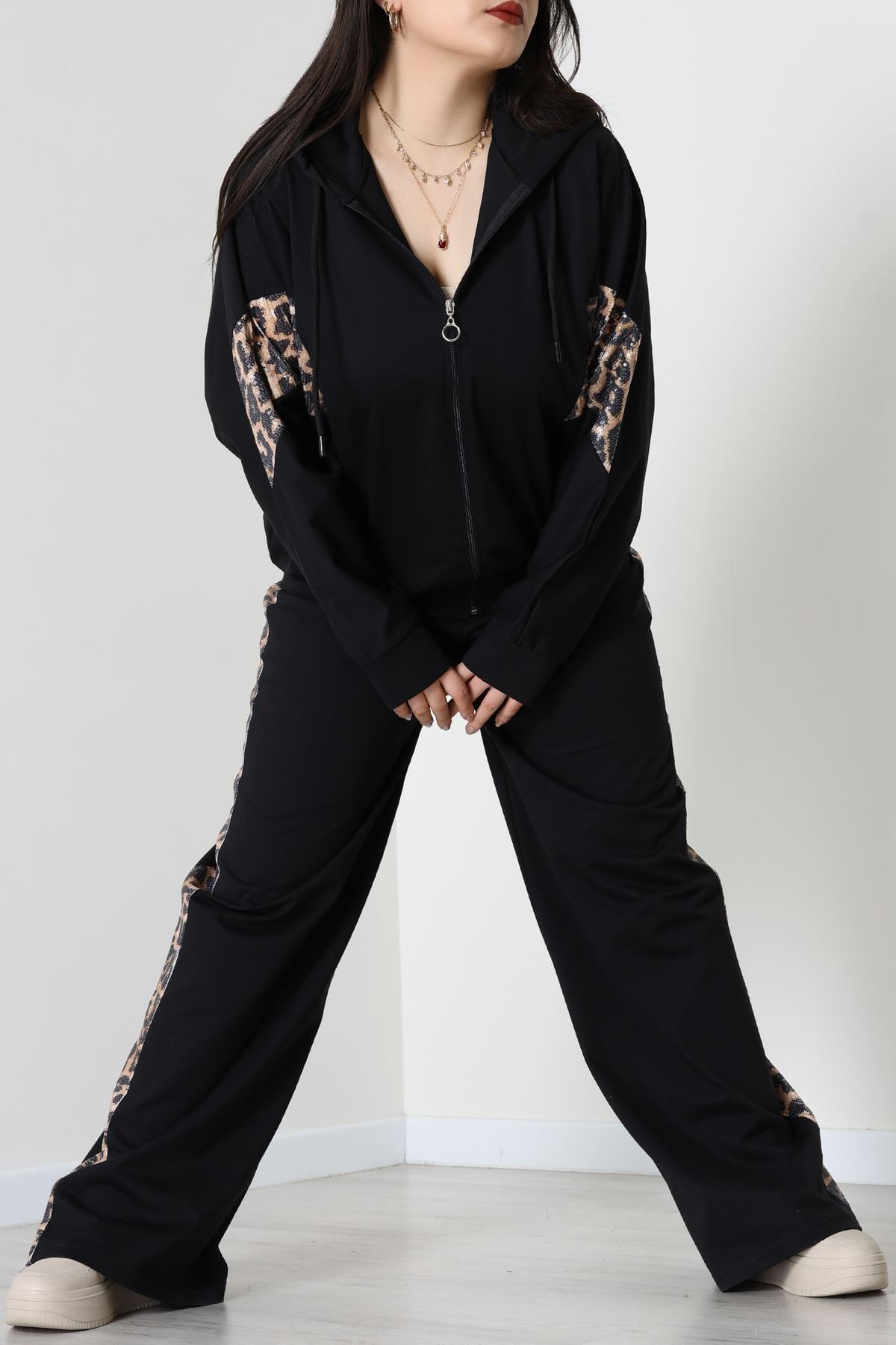 Pul Garnili 2 İplik Büyük Beden Eşofman Takımı Siyah - 50807.1857.