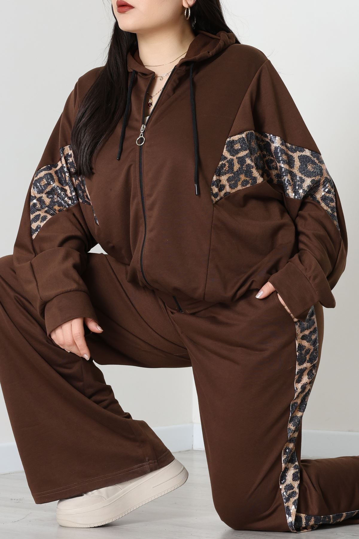 Pul Garnili 2 İplik Büyük Beden Eşofman Takımı Kahve - 50807.1857.