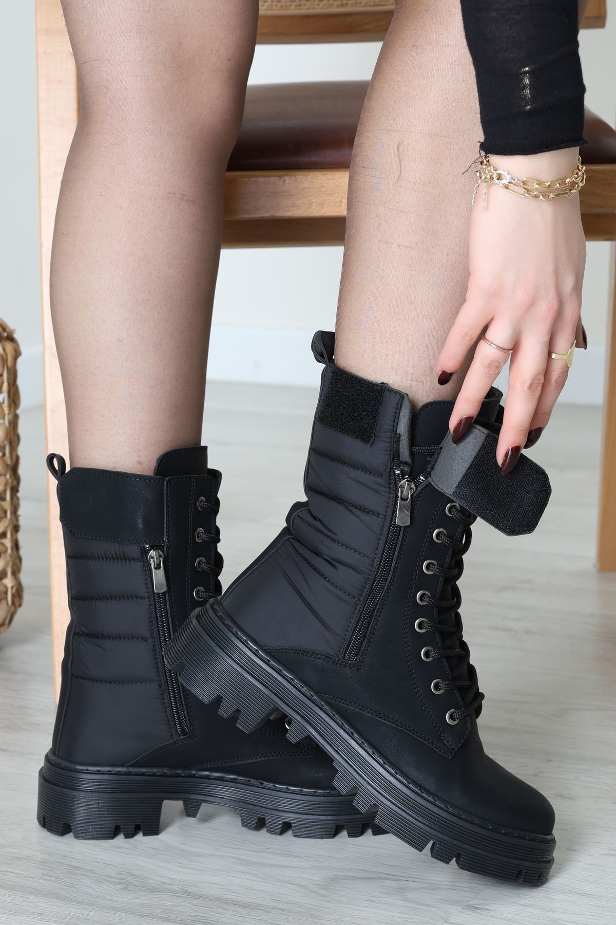 Bağcıklı Bot Siyah - 32834.264.