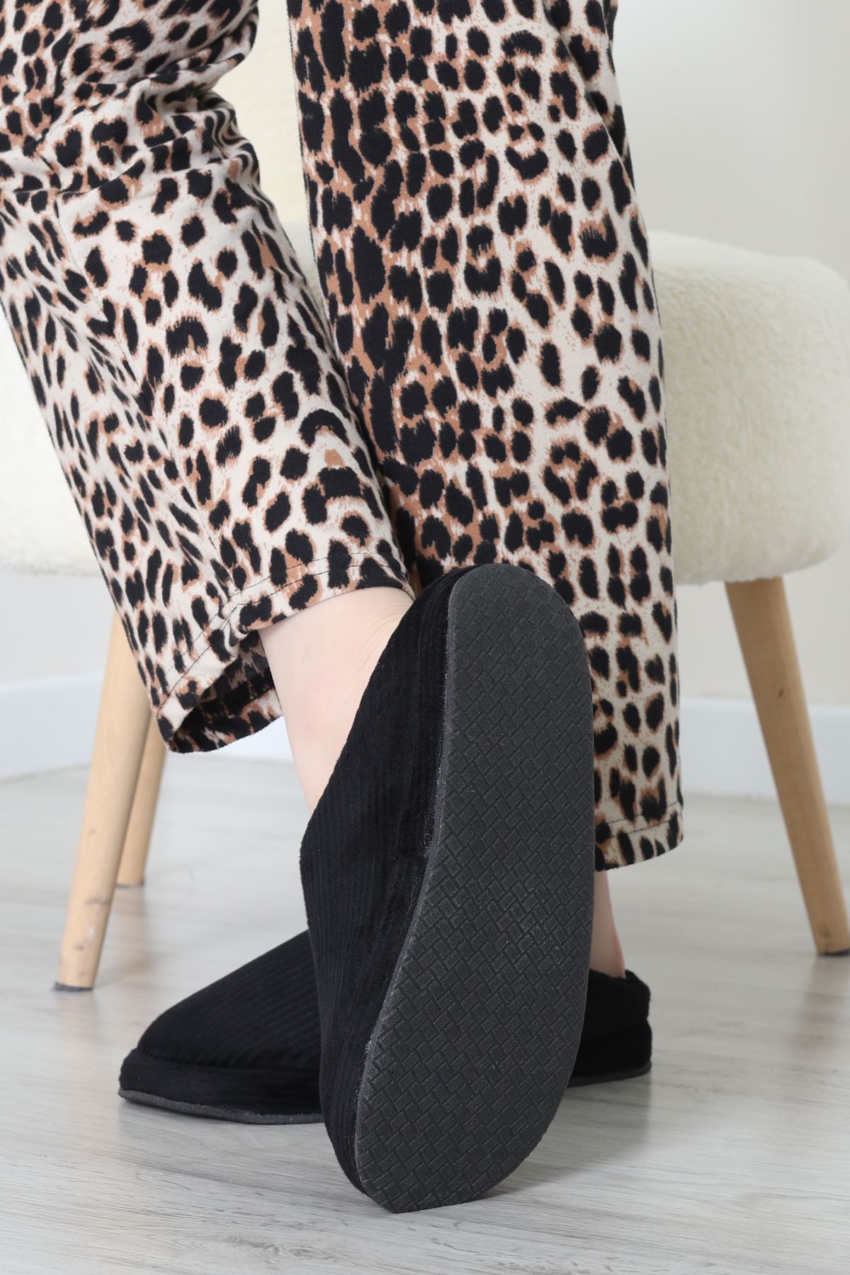 Nakışlı Ev Terliği Siyah - 42904.264.