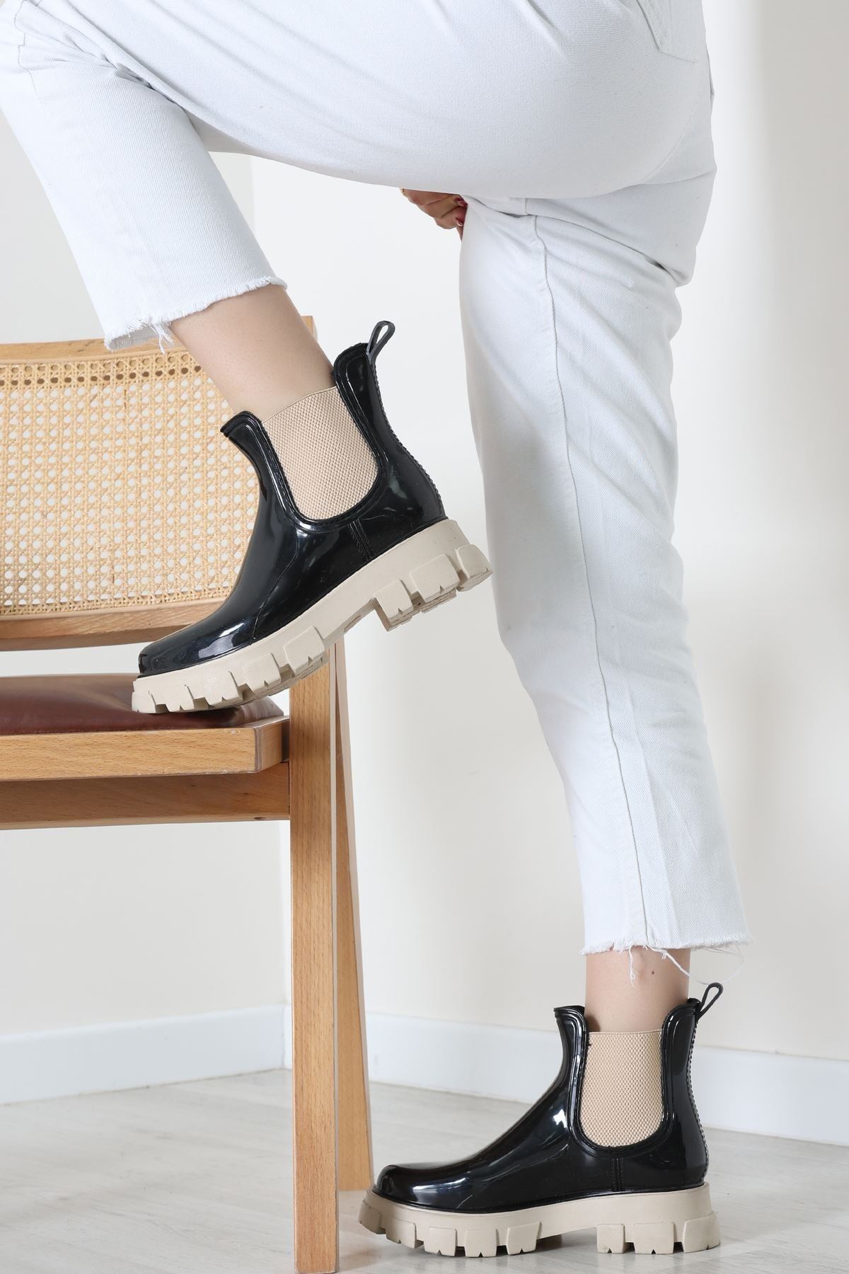 Lastik Detaylı Bot Siyahruganbej - 31845.264.