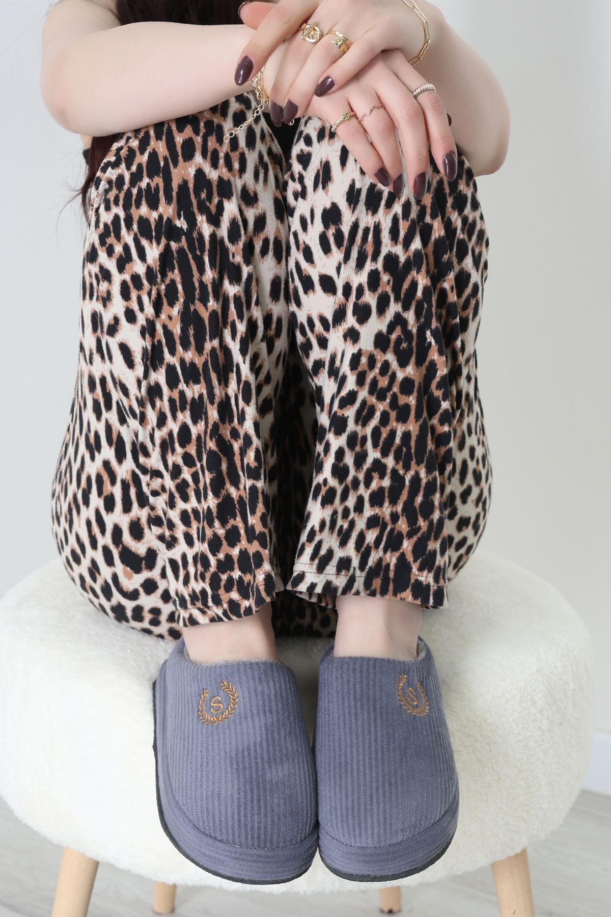 Nakışlı Ev Terliği Füme - 42904.264.