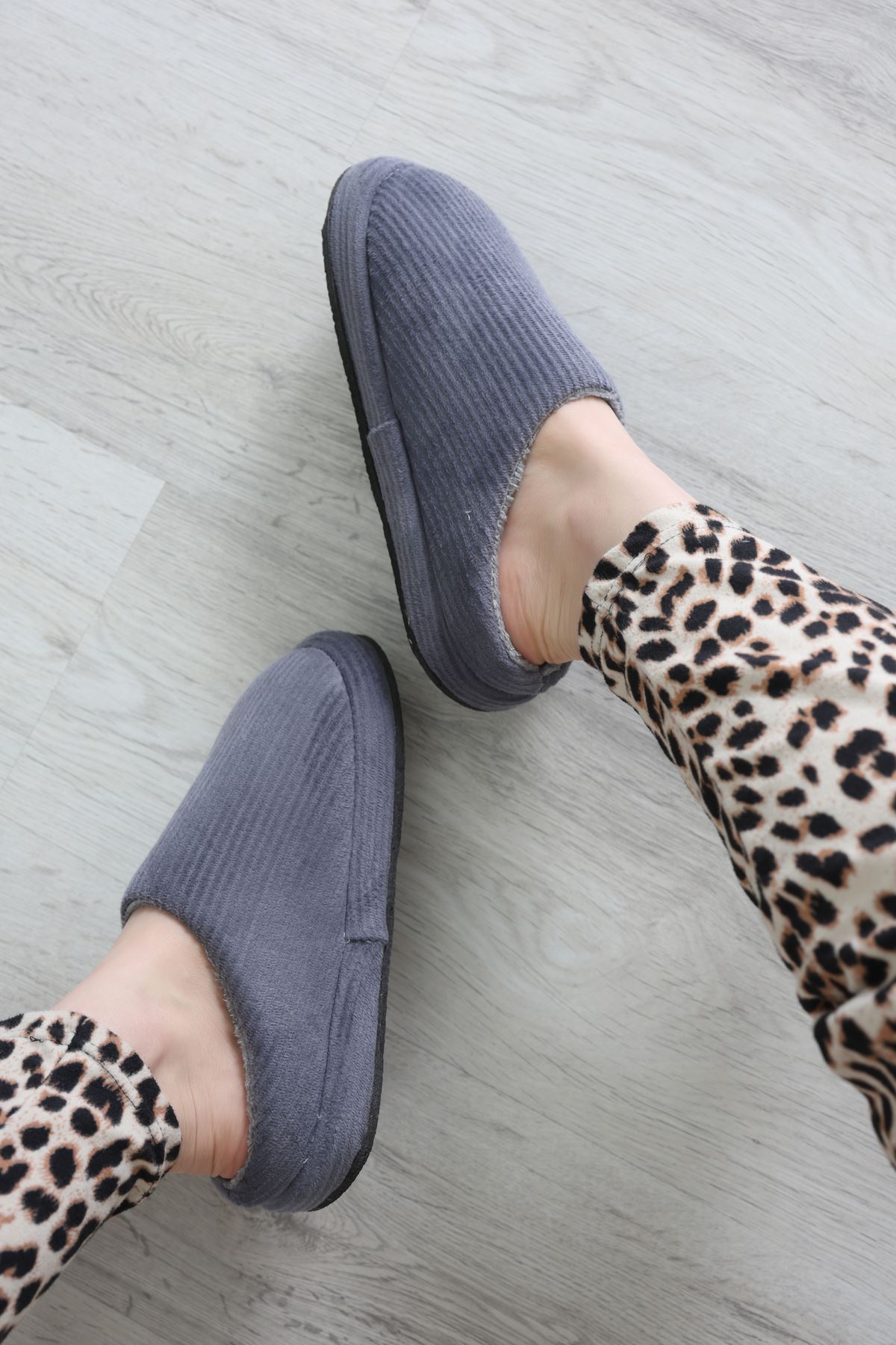 Nakışlı Ev Terliği Füme - 42904.264.