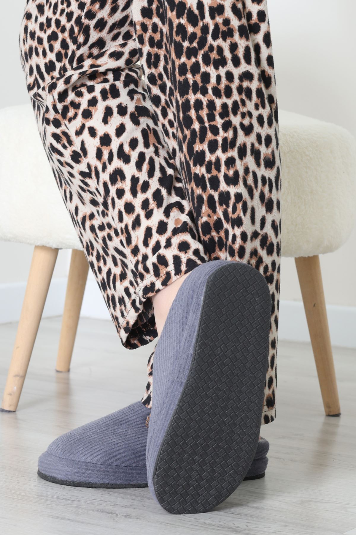 Nakışlı Ev Terliği Füme - 42904.264.