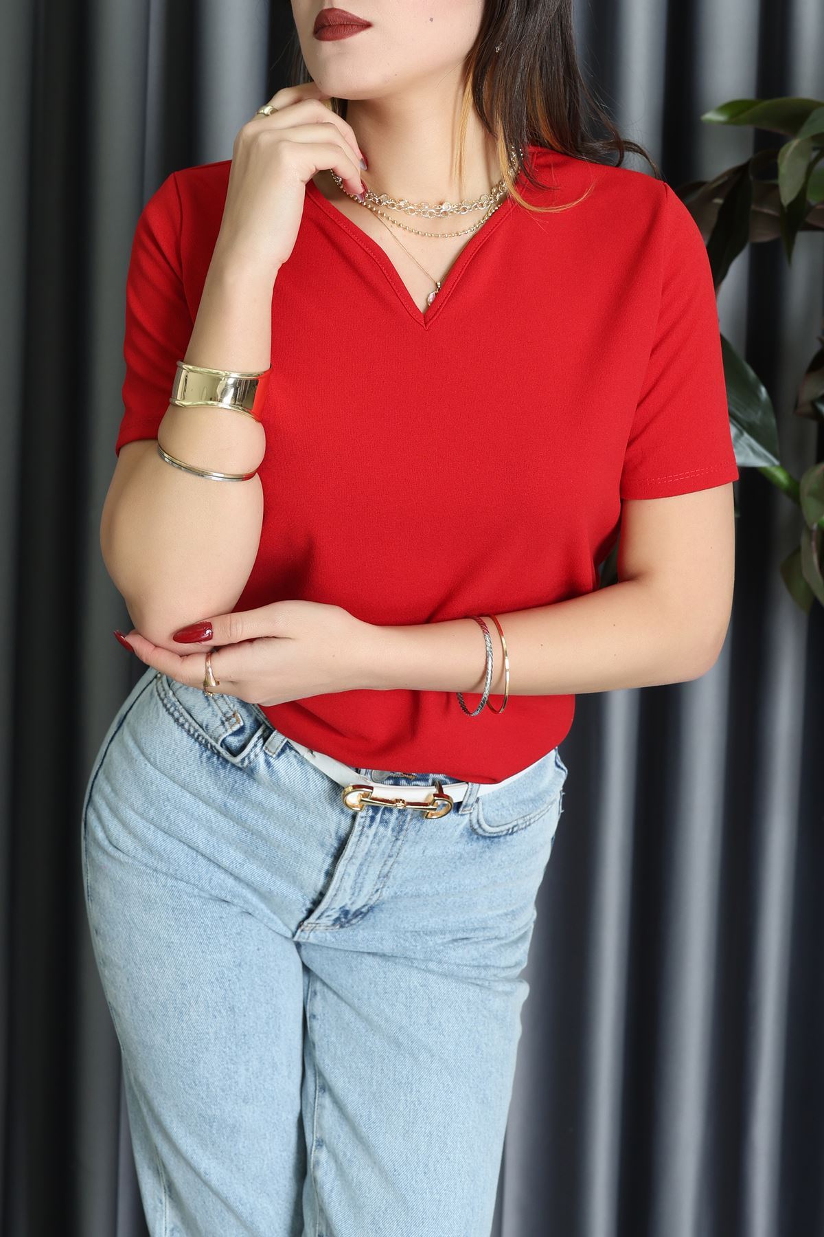 V Yakalı İthal Krep Bluz Kırmızı - 61622.1256.