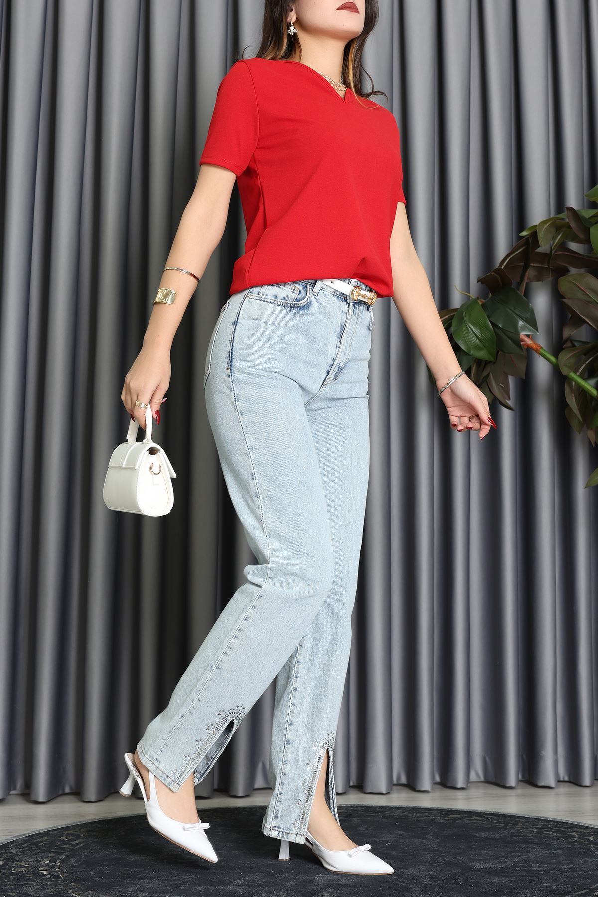 V Yakalı İthal Krep Bluz Kırmızı - 61622.1256.