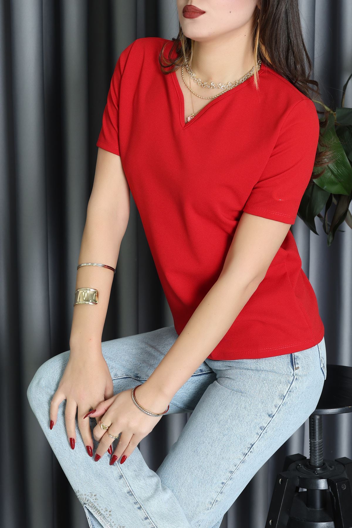 V Yakalı İthal Krep Bluz Kırmızı - 61622.1256.