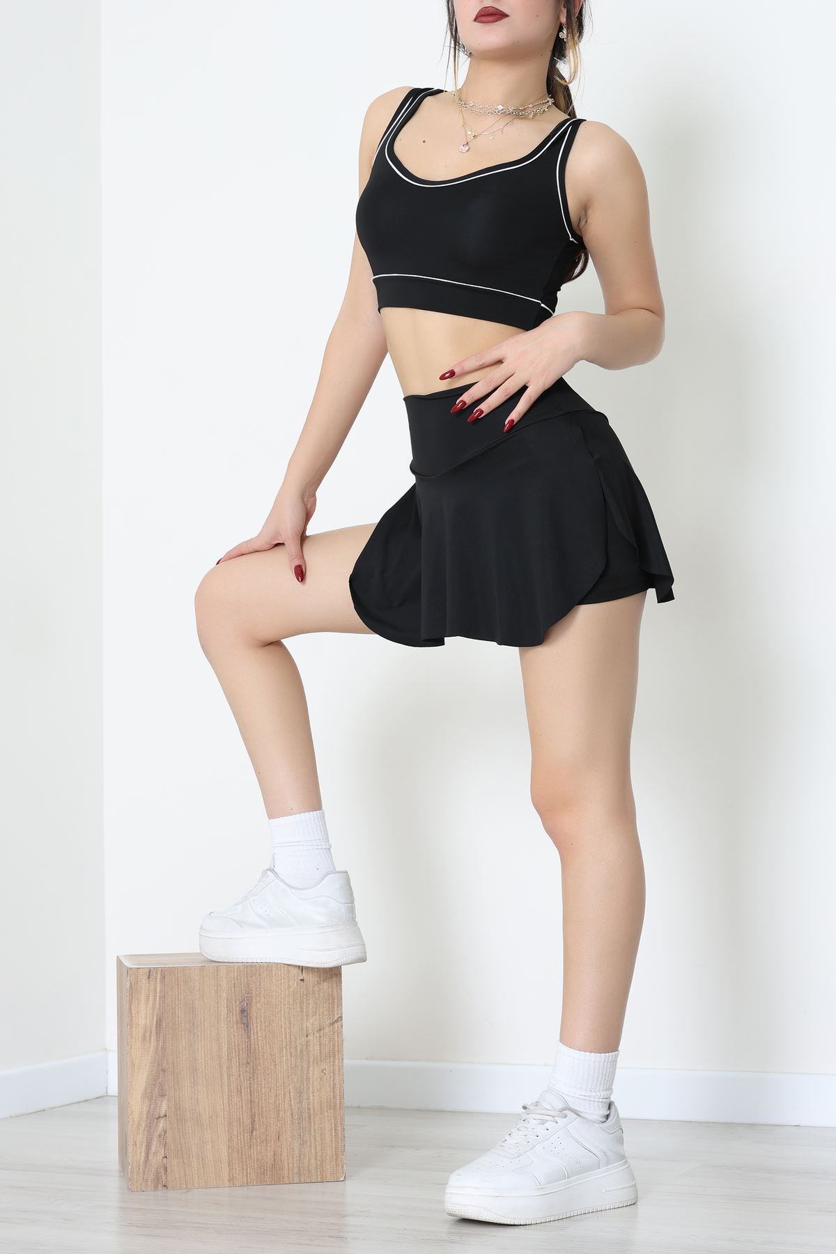 Biyeli Kalın Askılı Crop Atlet Siyah - 9032.125.