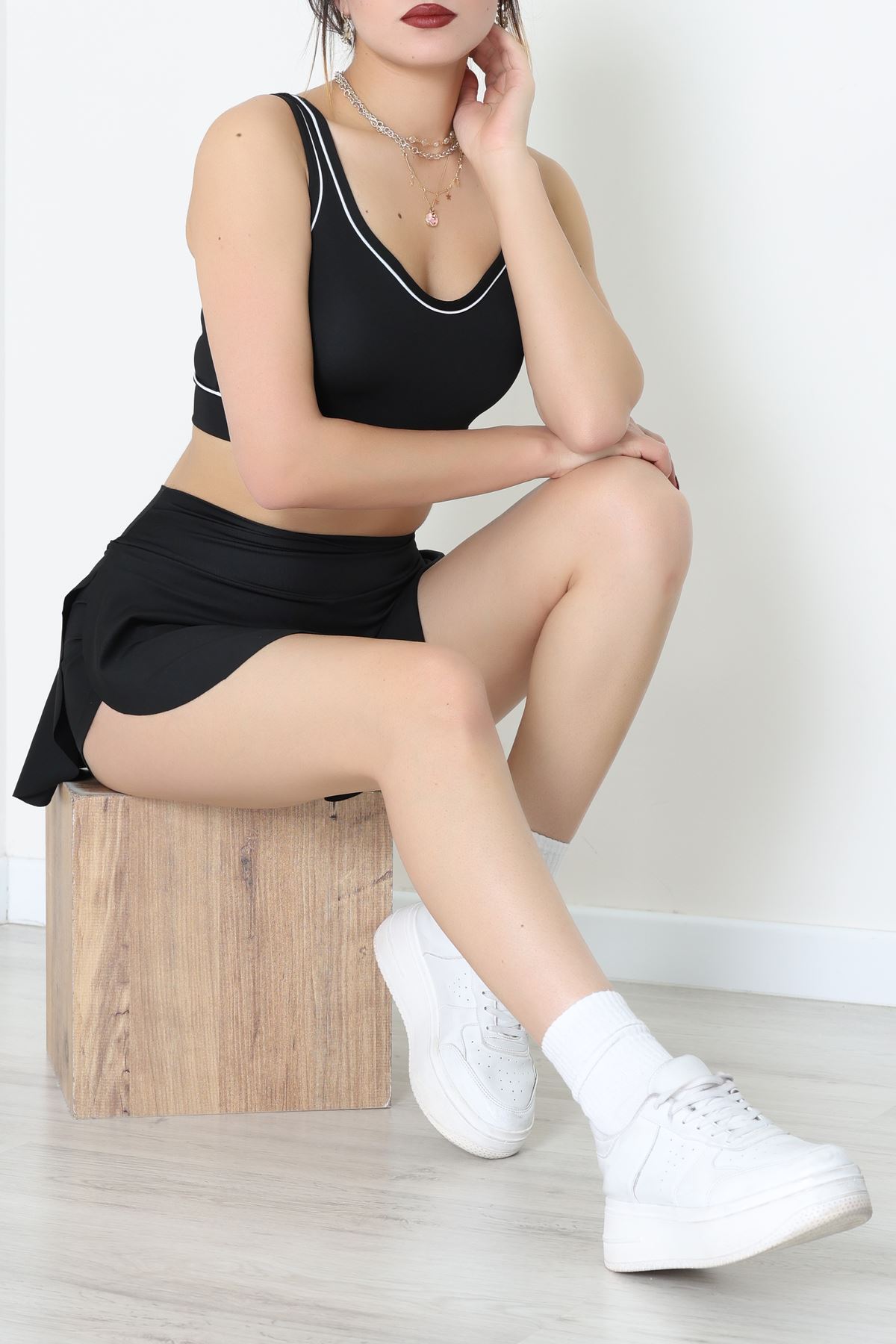 Biyeli Kalın Askılı Crop Atlet Siyah - 9032.125.