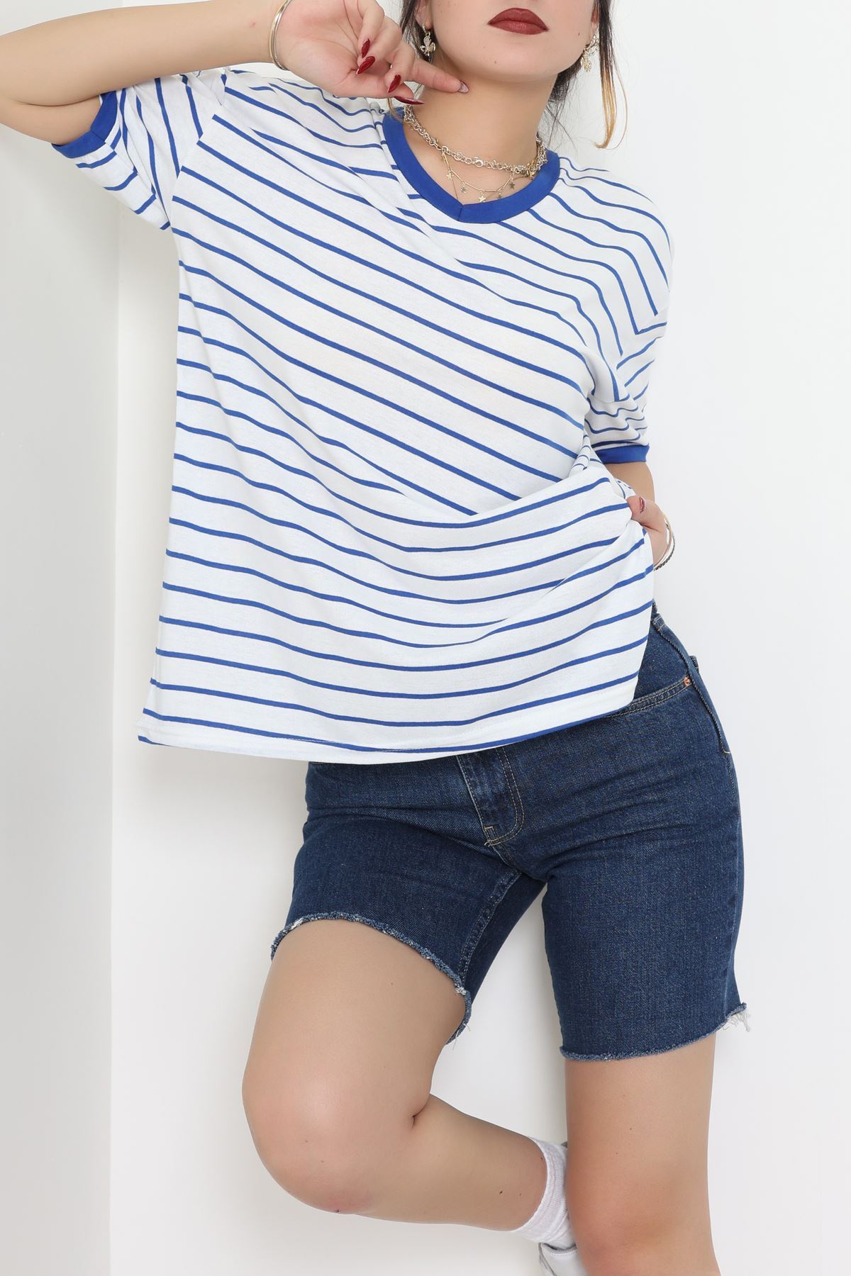 V Yaka Çizgili Rejenere Süprem Tişört Beyazsaks - 602.1567.