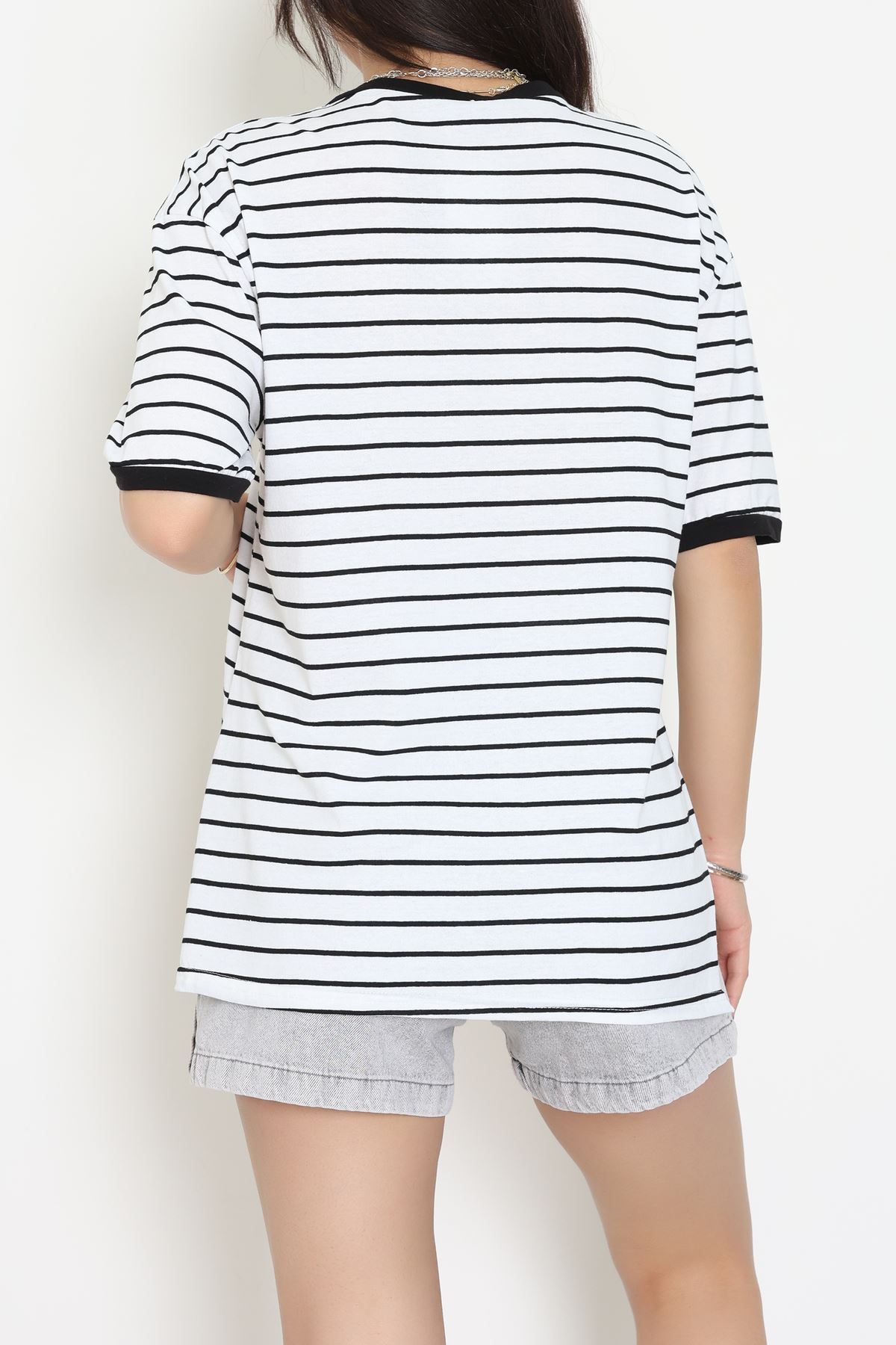 V Yaka Çizgili Rejenere Süprem Tişört Beyazsiyah - 602.1567.