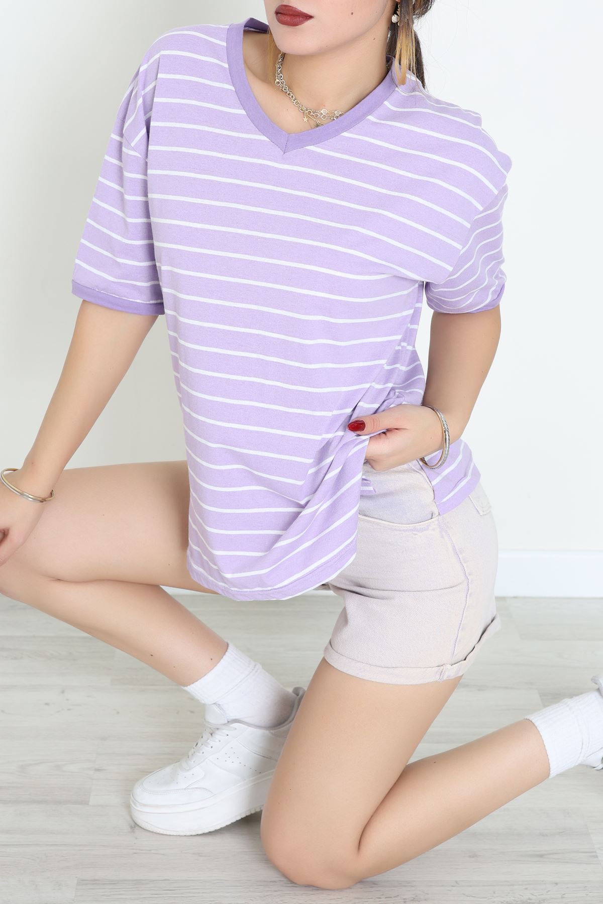 V Yaka Çizgili Rejenere Süprem Tişört Lilabeyaz - 602.1567.