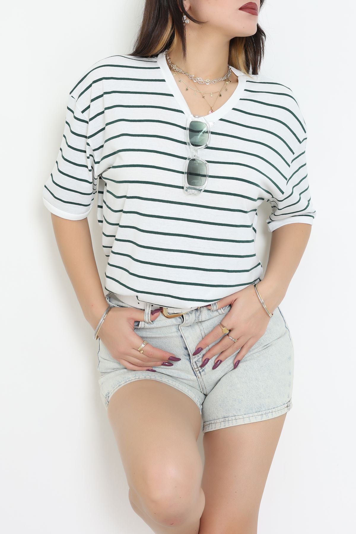 V Yaka Çizgili Rejenere Süprem Tişört Ekruzümrüt - 602.1567.