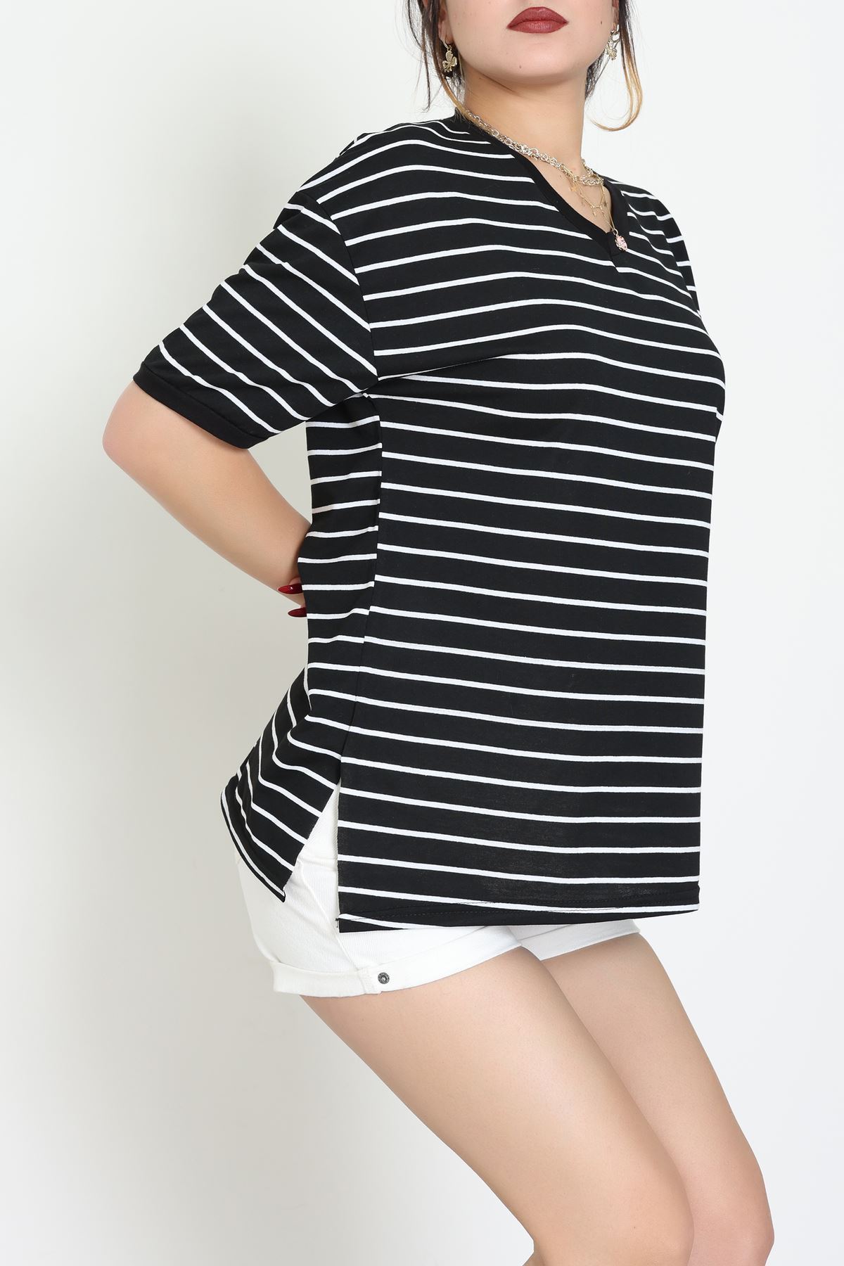 V Yaka Çizgili Rejenere Süprem Tişört Siyahbeyaz - 602.1567.