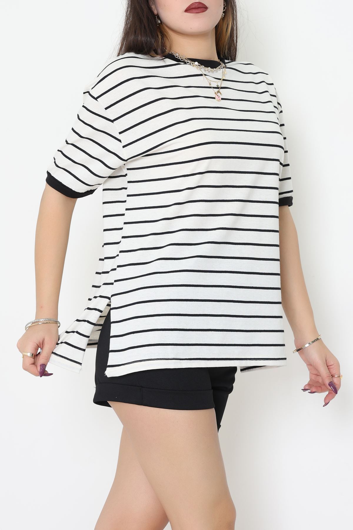 Bisiklet Yaka Çizgili Rejenere Süprem Tişört Ekrusiyah - 601.1567.