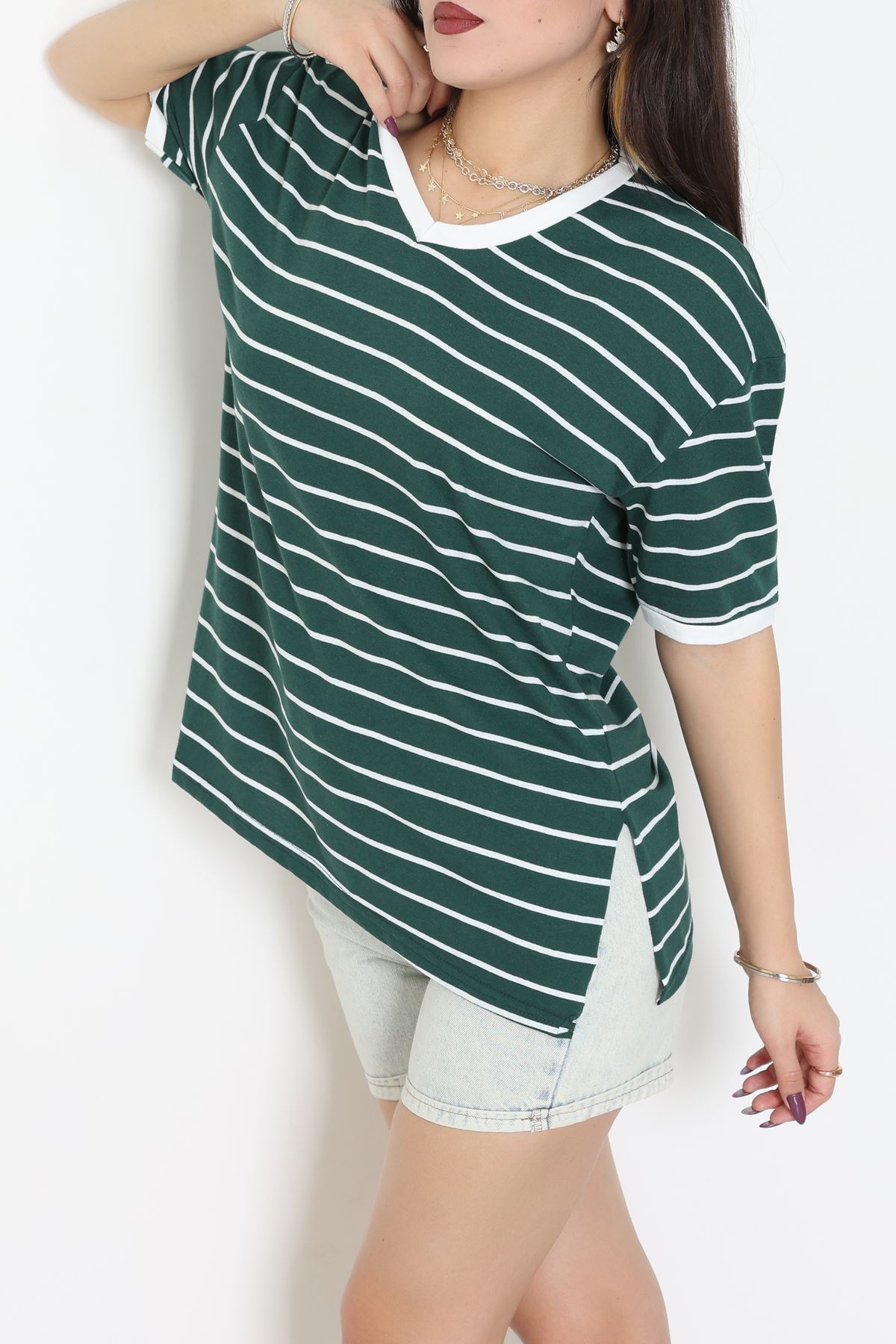 V Yaka Çizgili Rejenere Süprem Tişört Zümrütbeyaz - 602.1567.