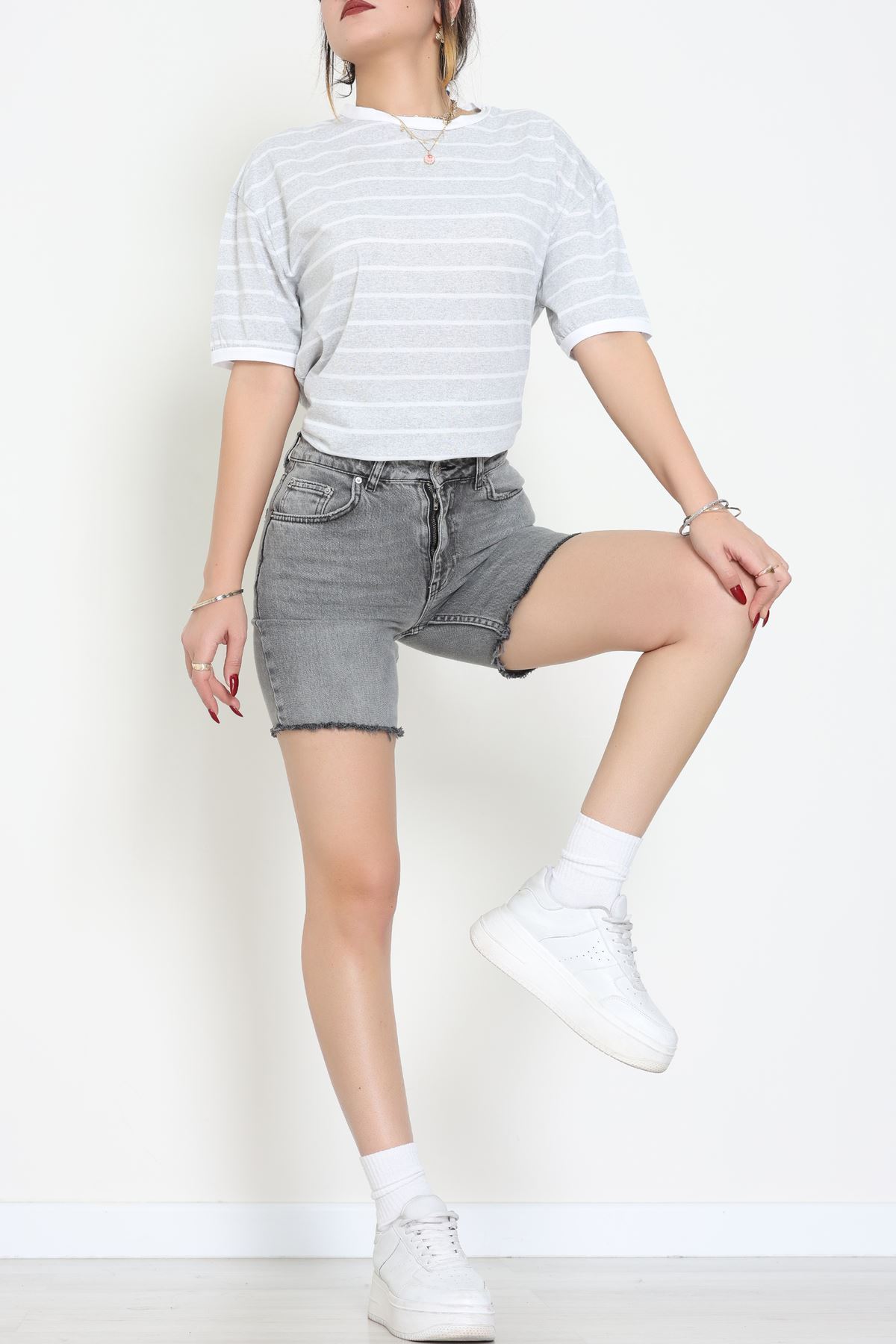 Bisiklet Yaka Çizgili Rejenere Süprem Tişört Gribeyaz - 601.1567.