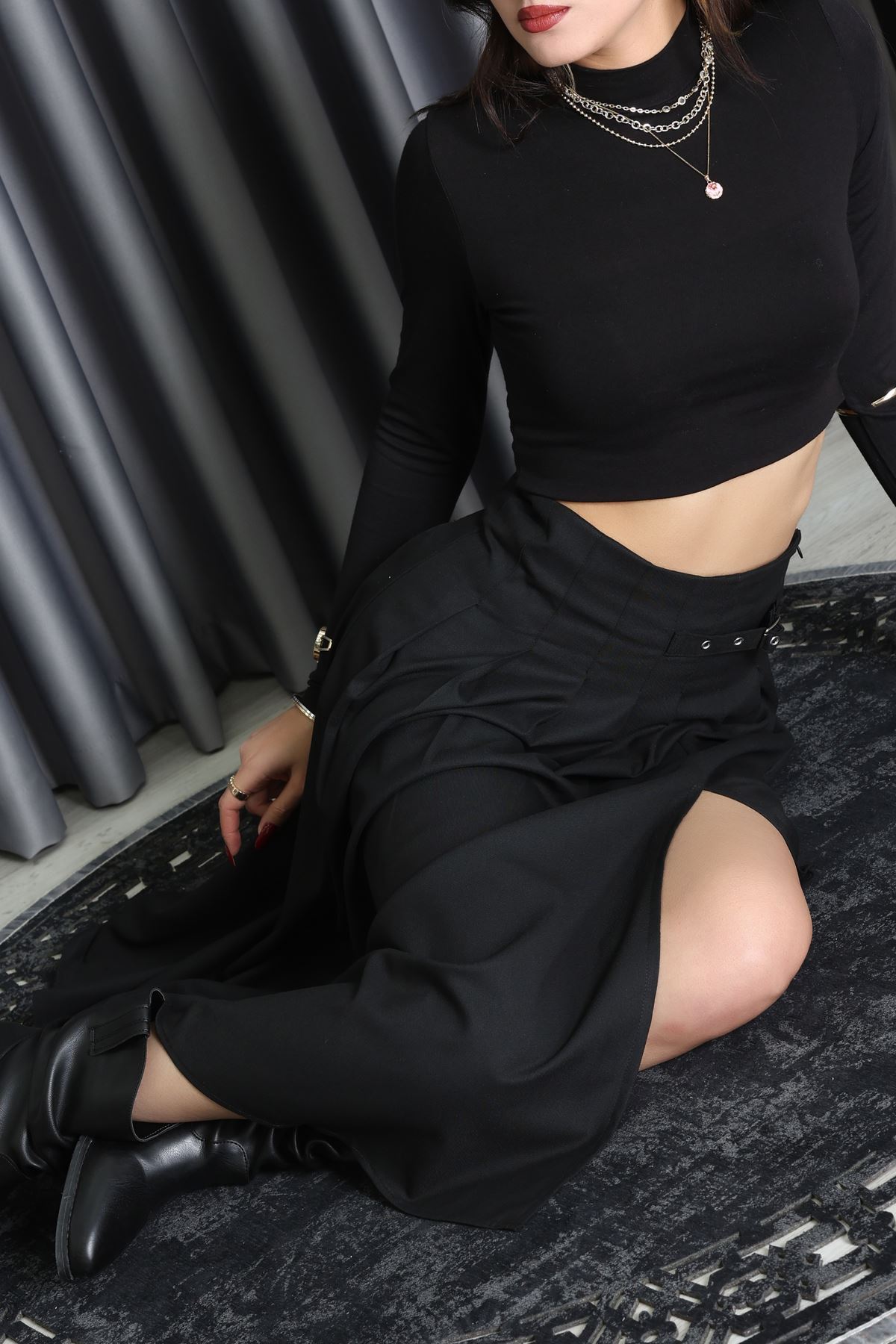 Poliviskon Pileli Kemer Detaylı Etek Siyah - 70903.1434.