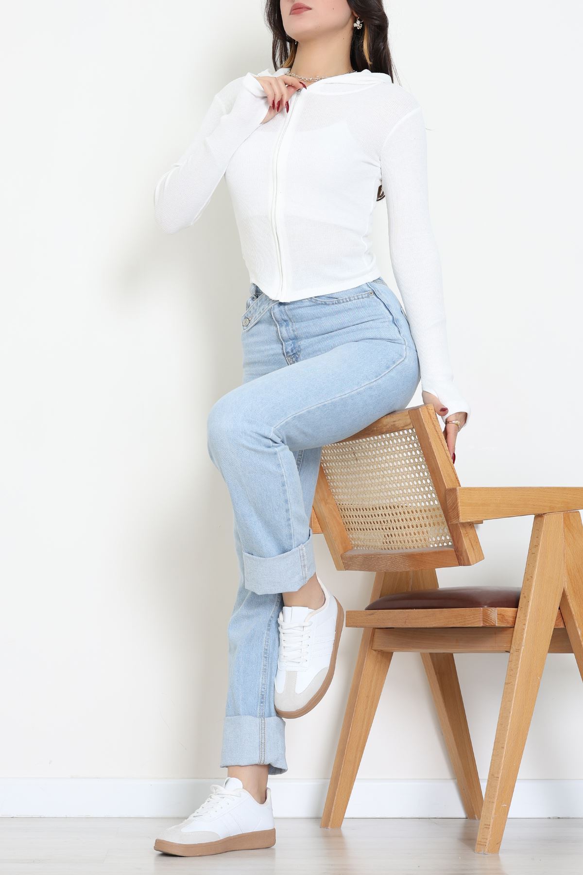 Kapşonlu Parmak Geçmeli Body Beyaz - 70769.1567.