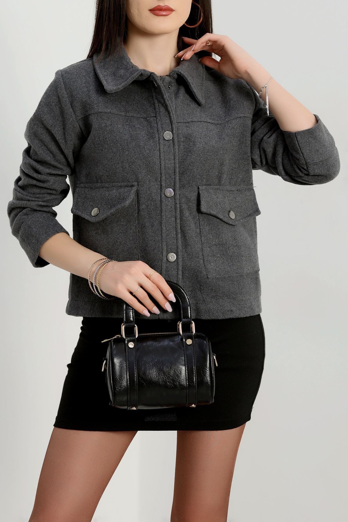 Klasik Yaka Çıtçıt Düğmeli Cep Detaylı Kaşe Crop Ceket Antrasit - 70992.1775.