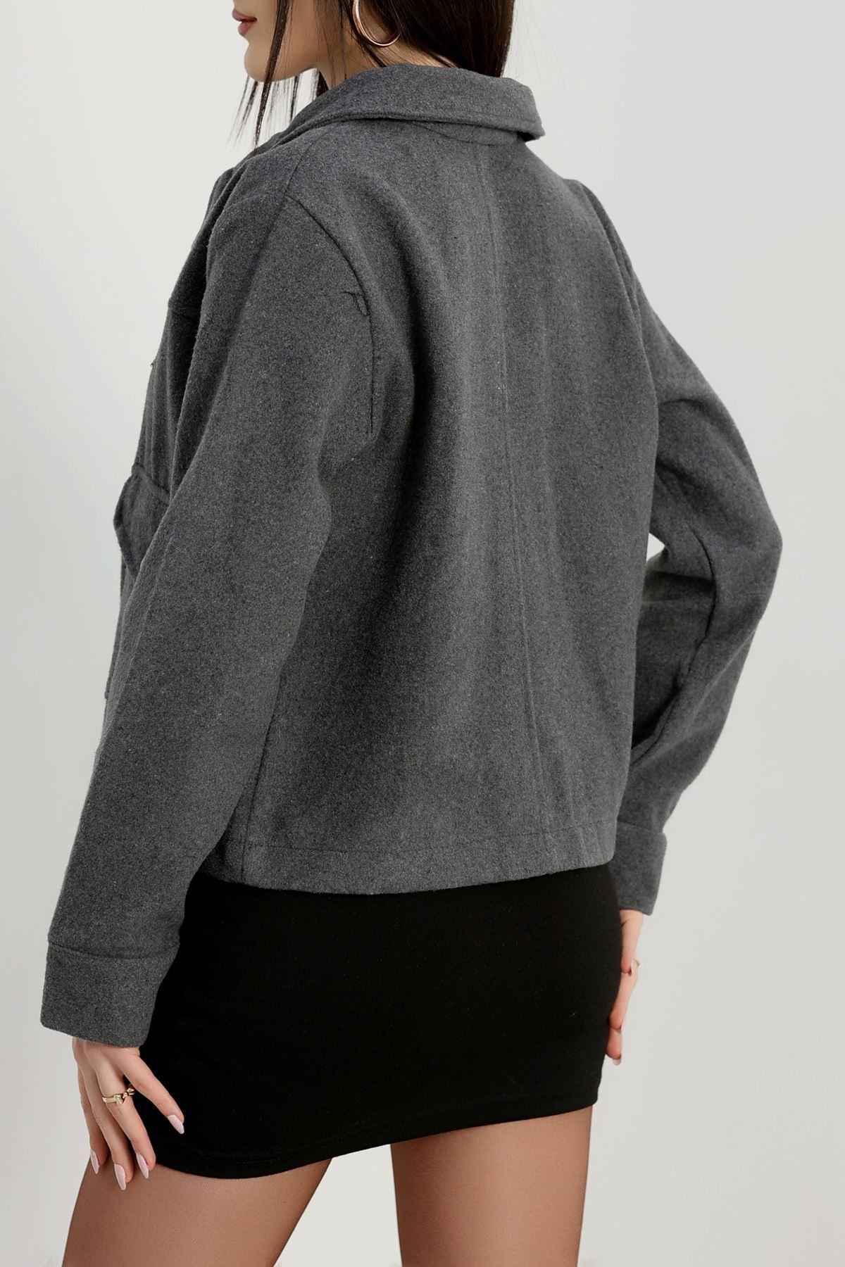 Klasik Yaka Çıtçıt Düğmeli Cep Detaylı Kaşe Crop Ceket Antrasit - 70992.1775.