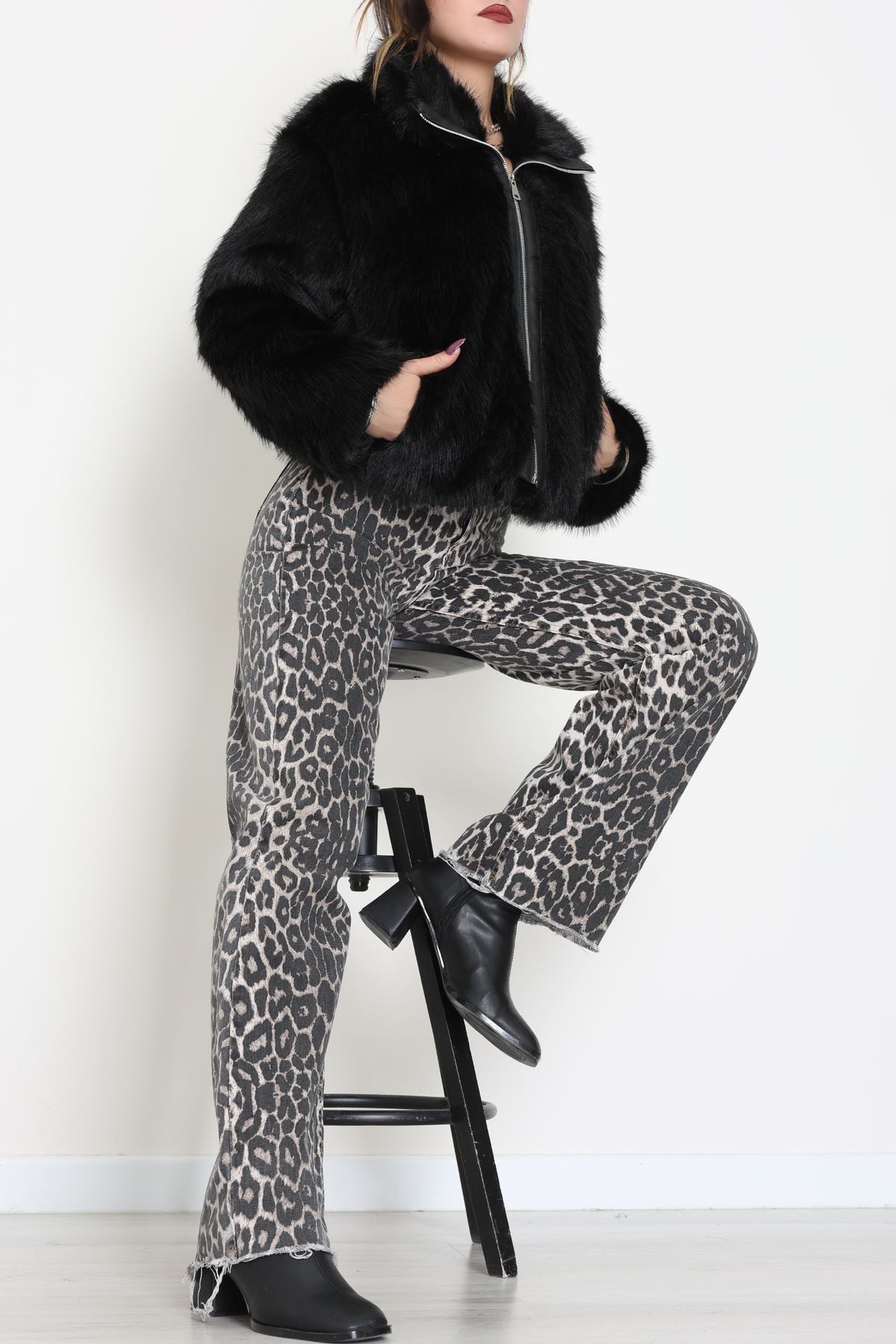 Fermuarlı Kürklü Ceket Siyah - 8780.179.