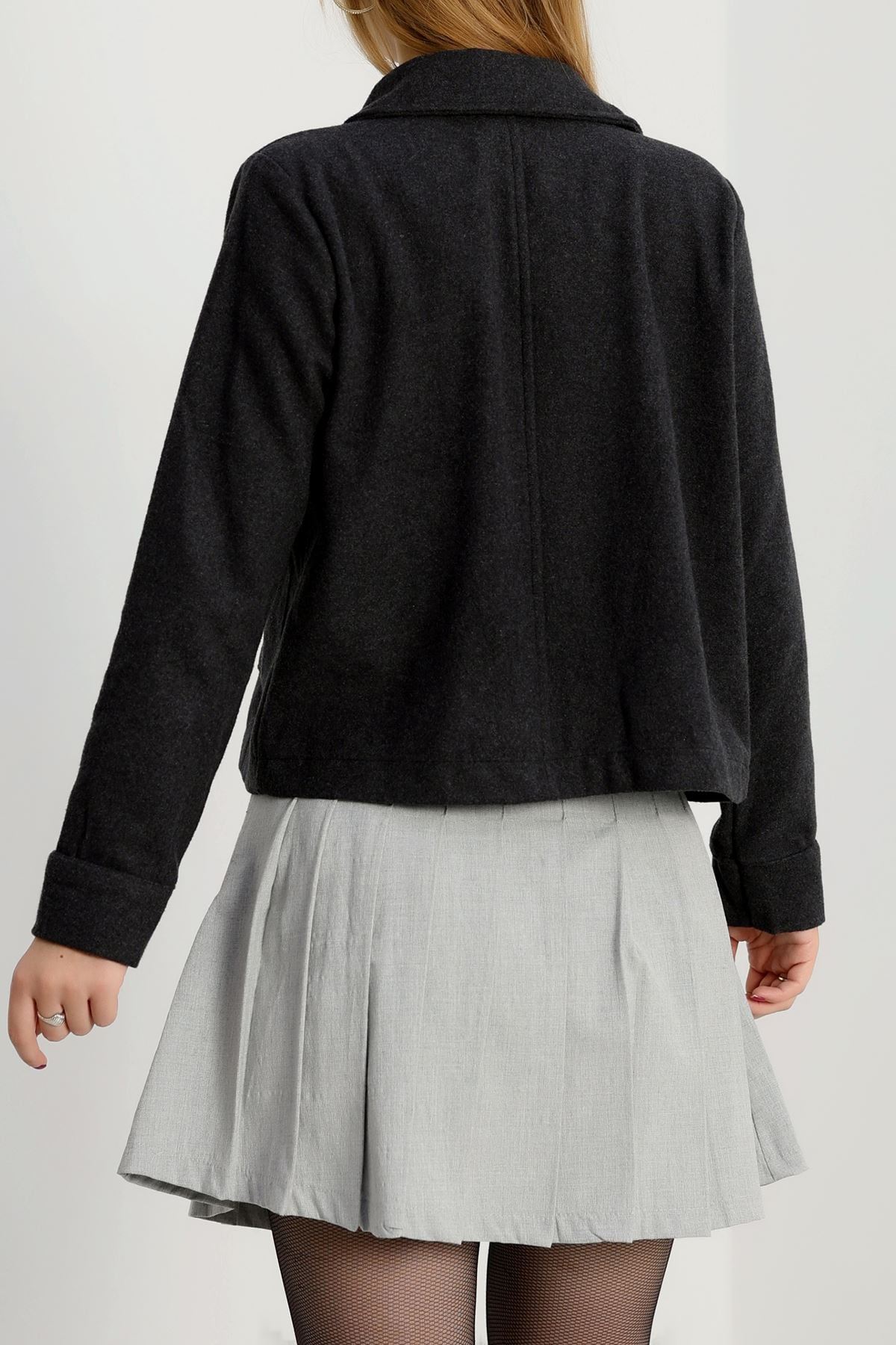 Klasik Yaka Çıtçıt Düğmeli Cep Detaylı Kaşe Crop Ceket Füme - 70992.1775.