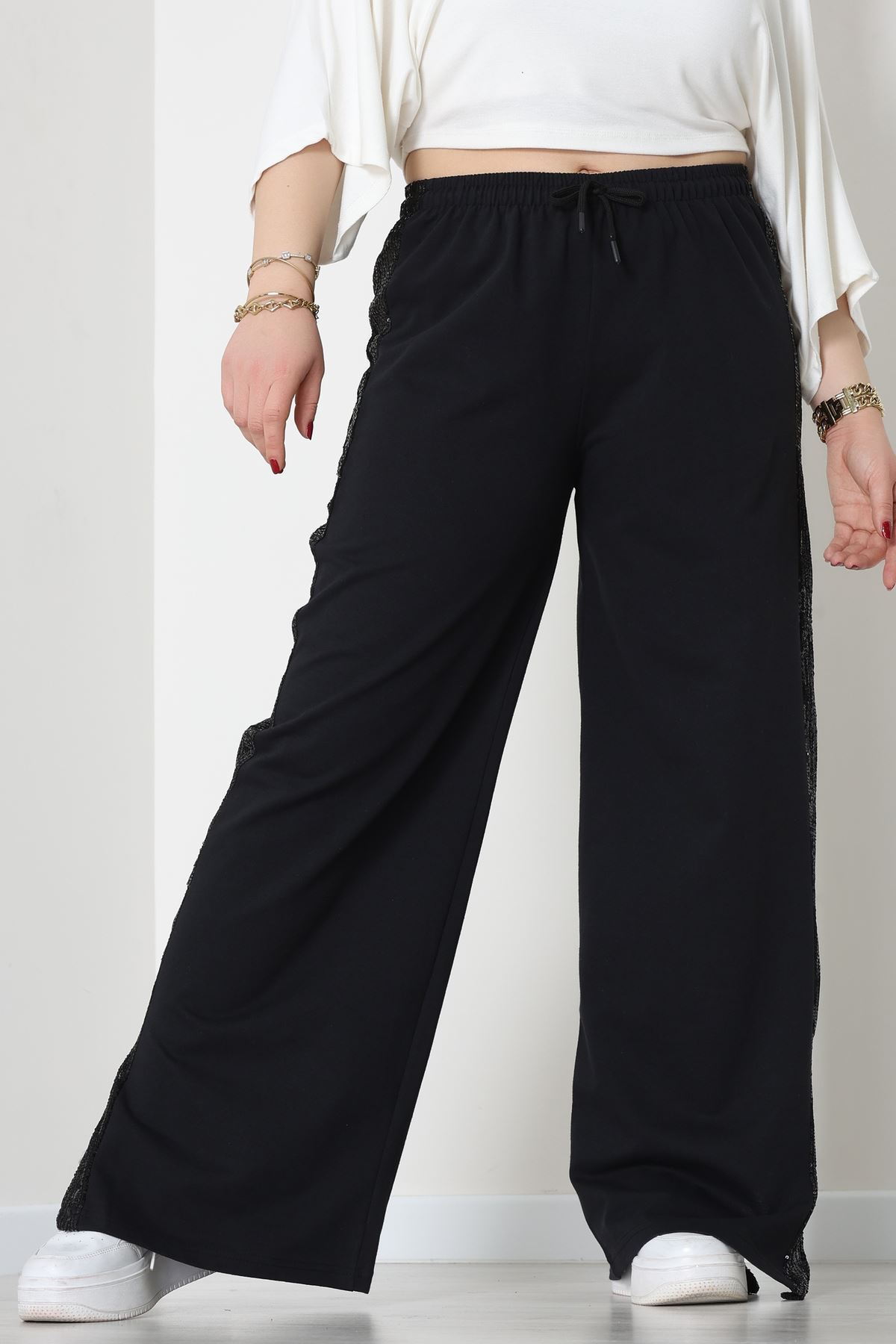 2 İplik Pul Detaylı Eşofman Altı Siyah - 52111.1857.