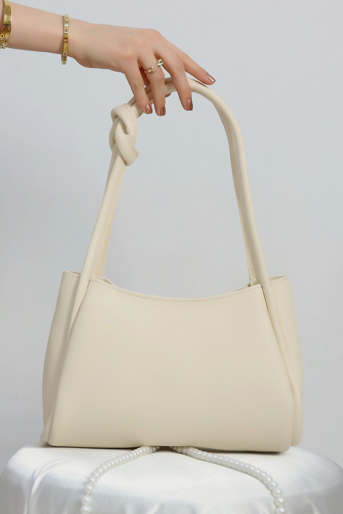 Kol Çantası Krem - 31220.2063.