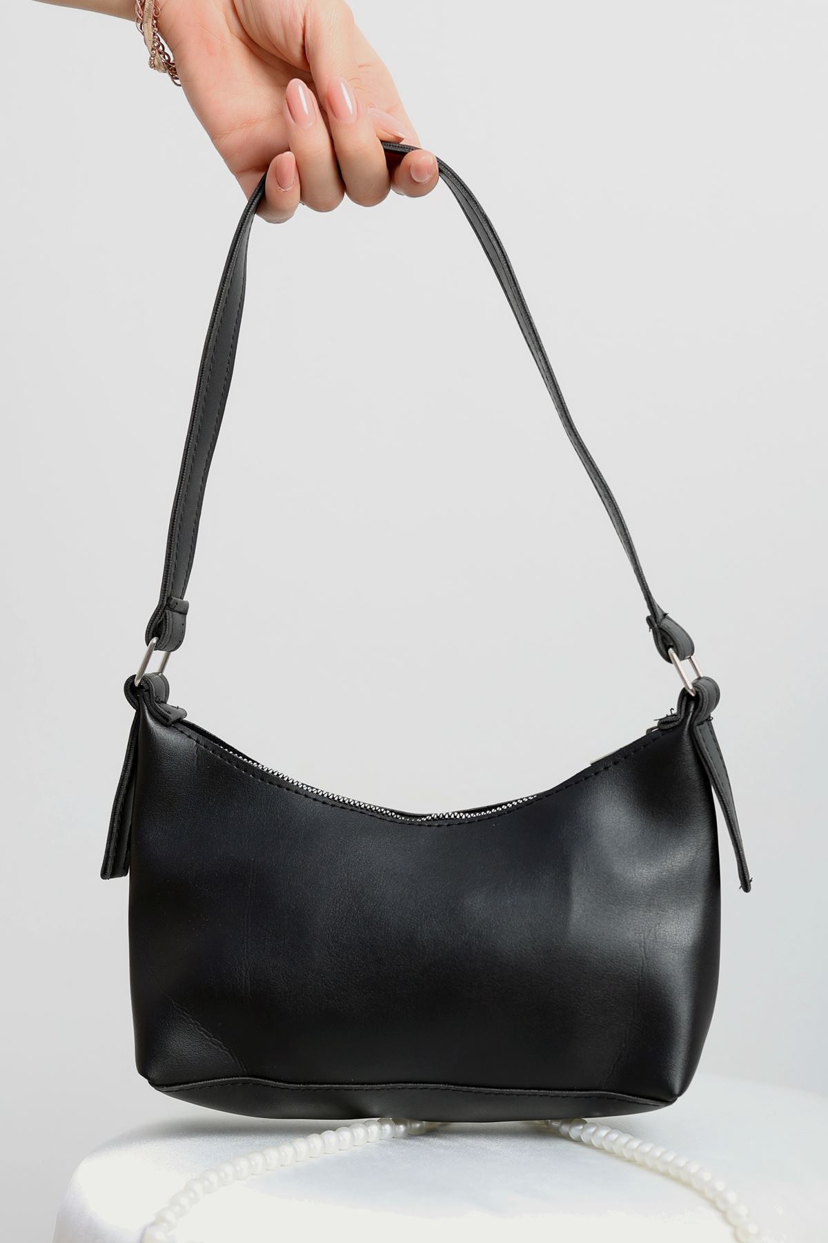 Kol Çantası Siyah - 31221.2063.