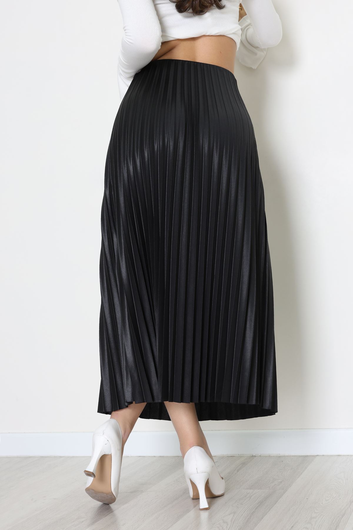 Pileli Etek Siyah - 52207.1005.