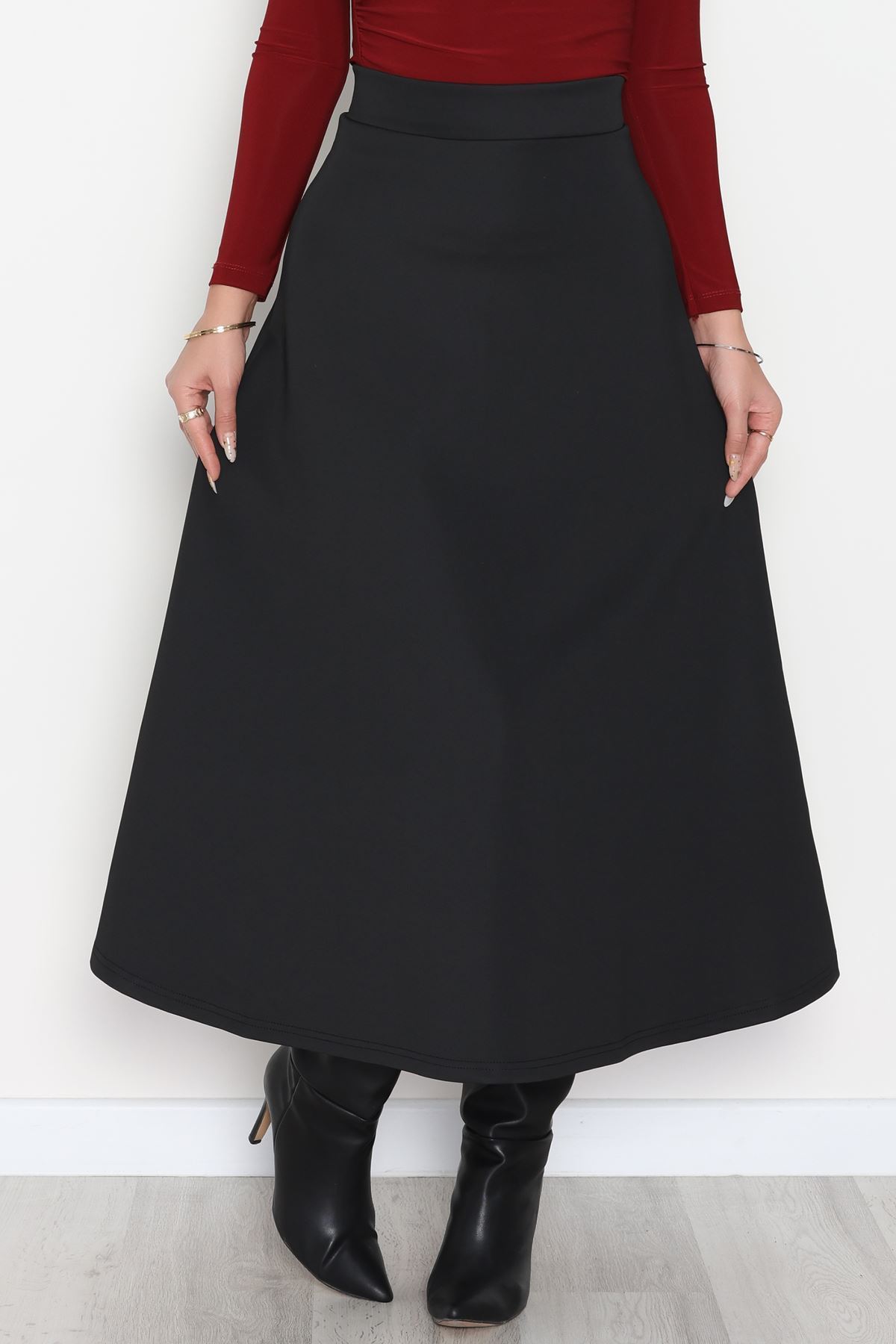 Puf Scuba Kumaş Uzun Etek Siyah - 51104.1355.