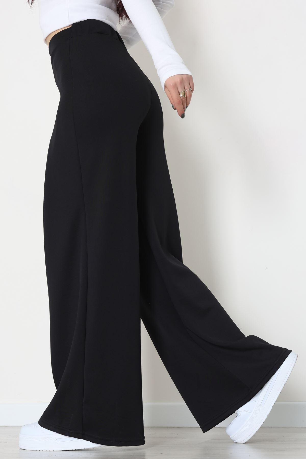 Puf Scuba Kumaş Önden Pileli Pantolon Siyah - 42784.1567.