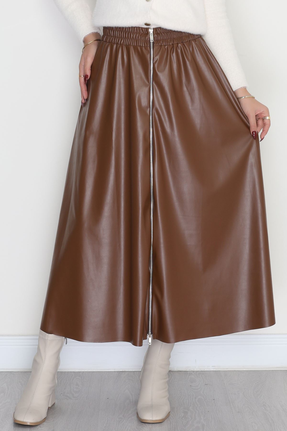 Suni Deri Önden Fermuarlı Uzun Kloş Etek Kahve - 80897.701.